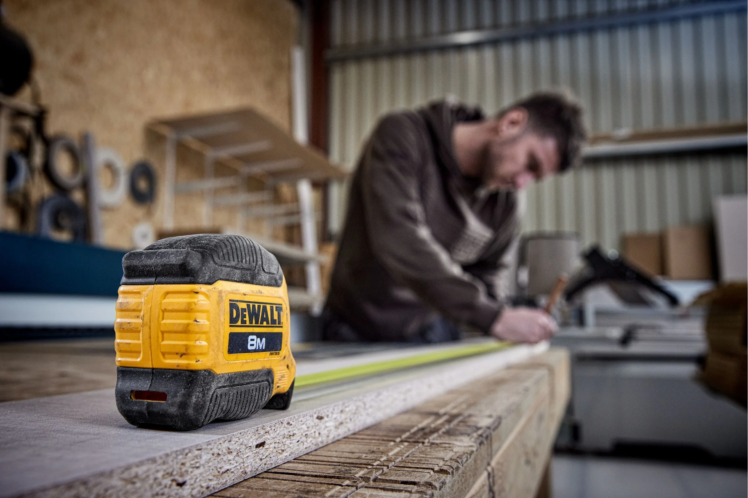 Рулетка Dewalt 8 м DWHT38128-0