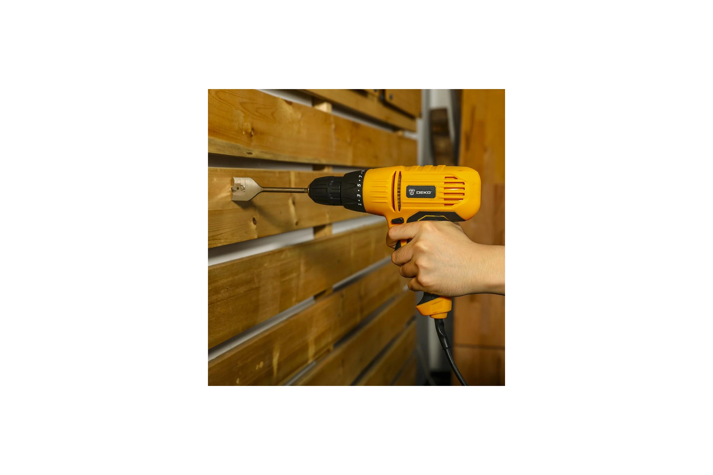 Дрель-шуруповерт DEKO DKD500 083-1002