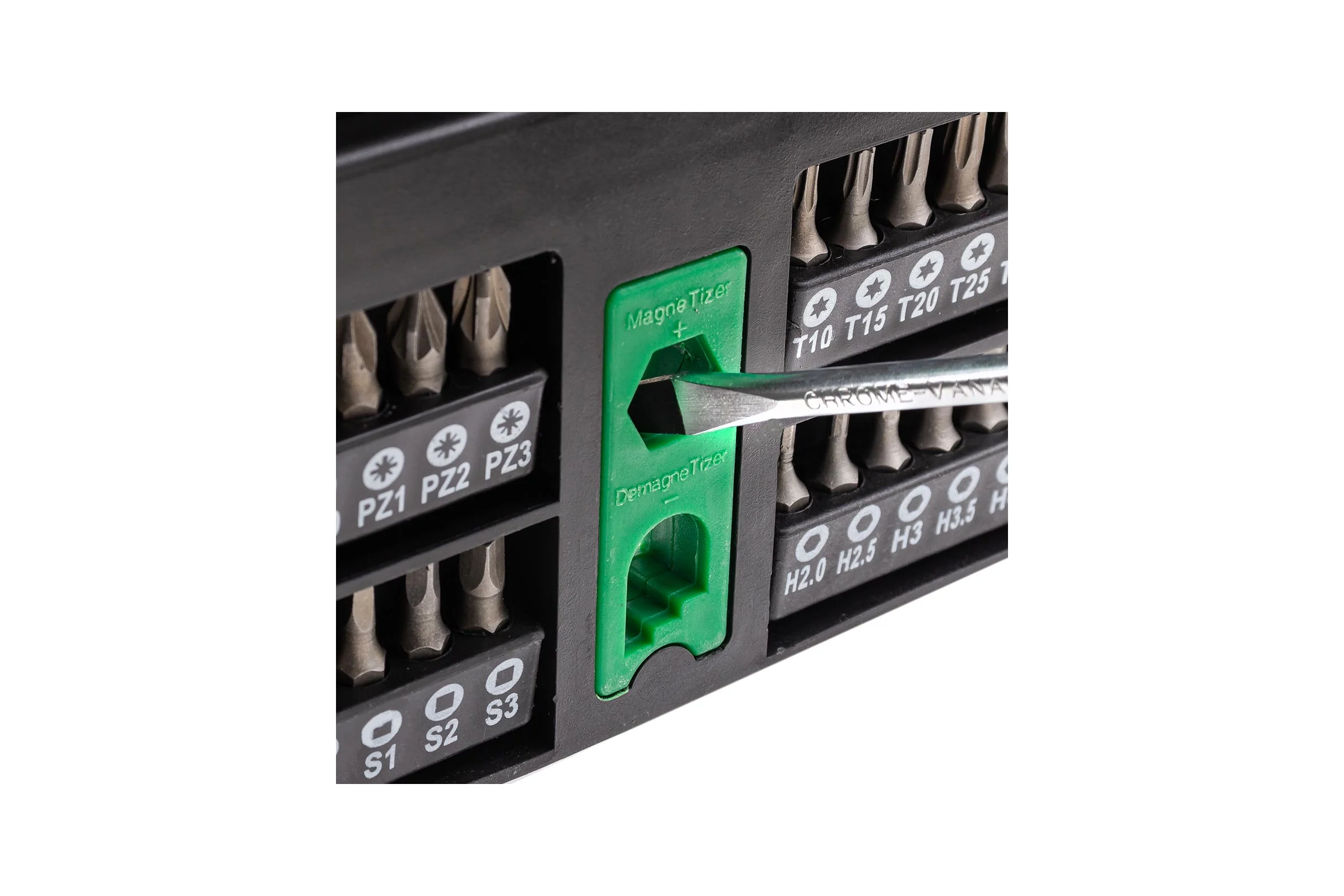 Отвертки в комплекте с битами Rockforce набор 50 предметов RF-7050(66010)