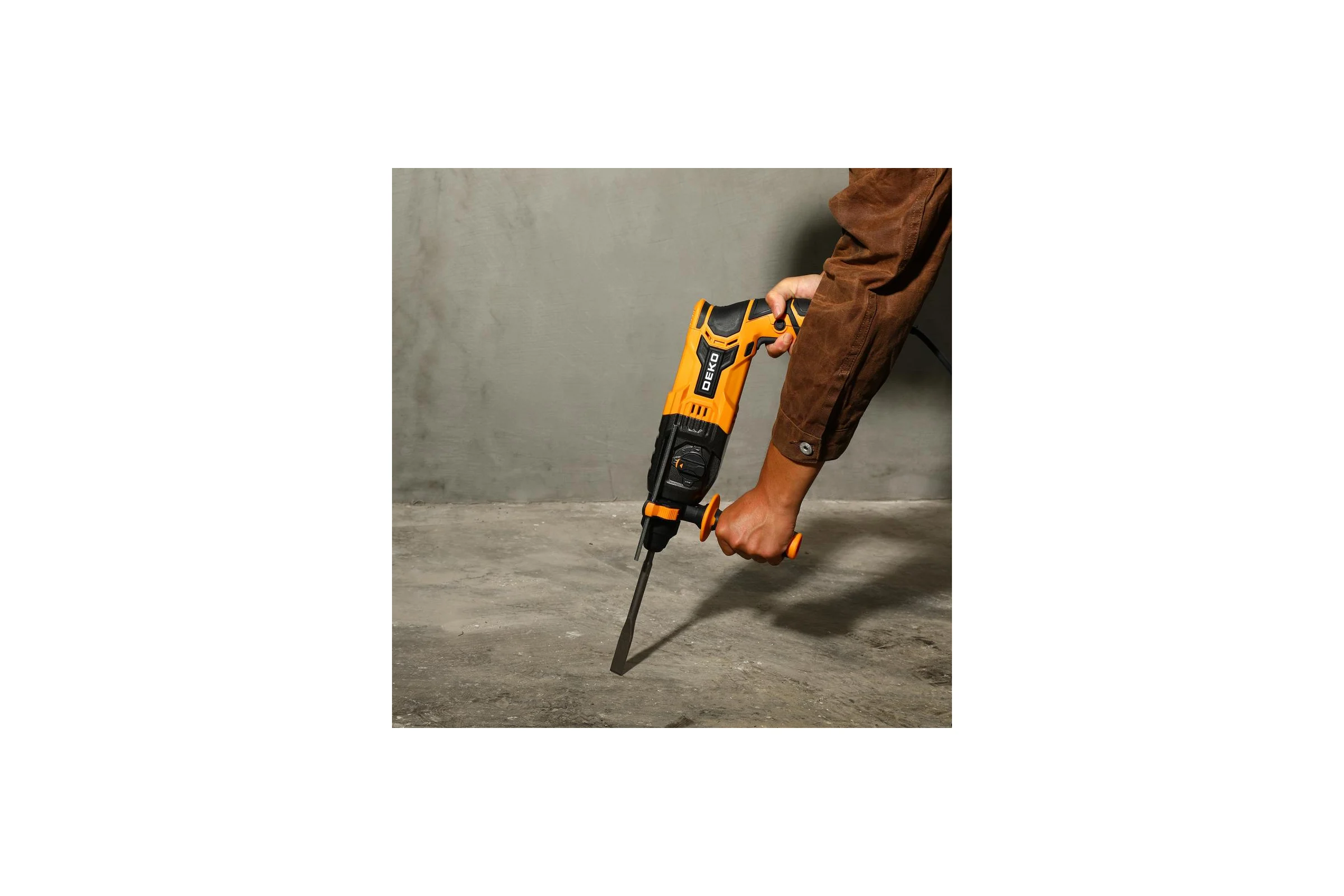 Перфоратор сетевой DEKO DKH1300W в кейсе, 1300Вт 083-1062