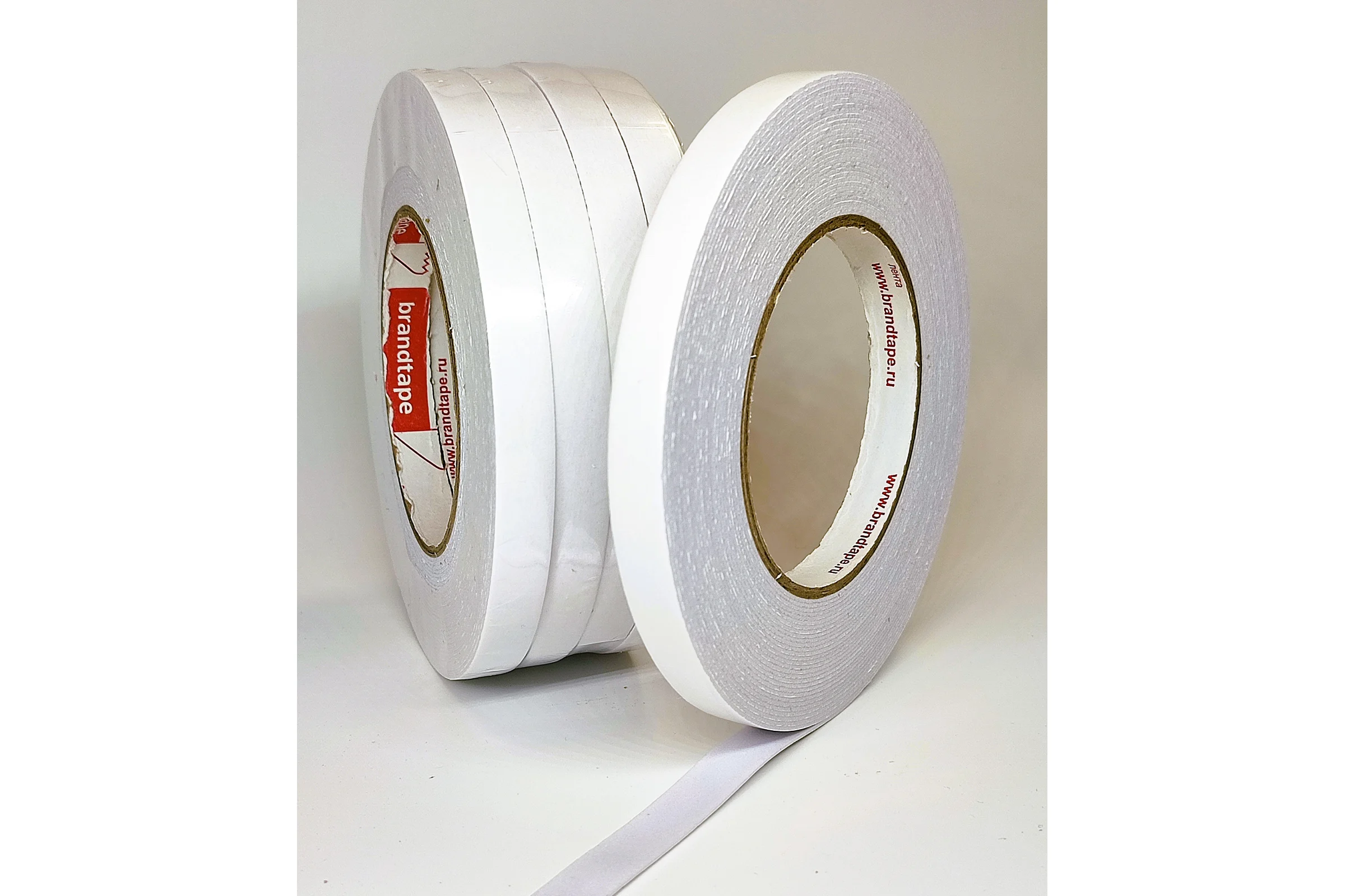 Двухсторонняя клейкая лента Brandtape пена 12мм х 10м (упаковка 4 шт.) 4631178306586