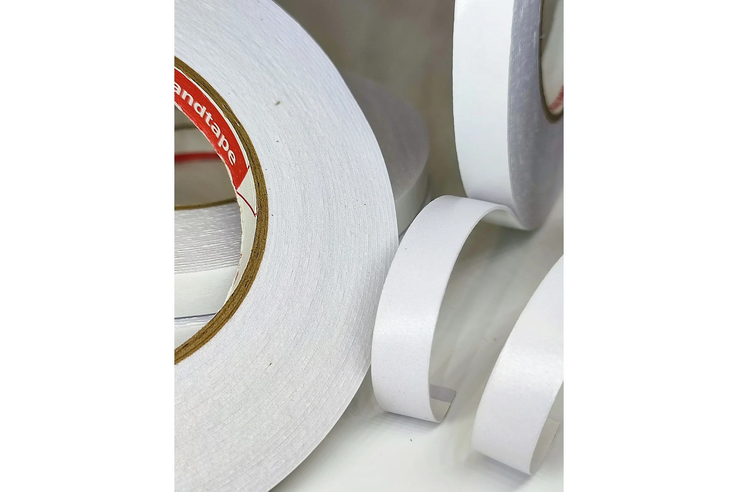 Двухсторонняя клейкая лента Brandtape пена 12мм х 10м (упаковка 4 шт.) 4631178306586