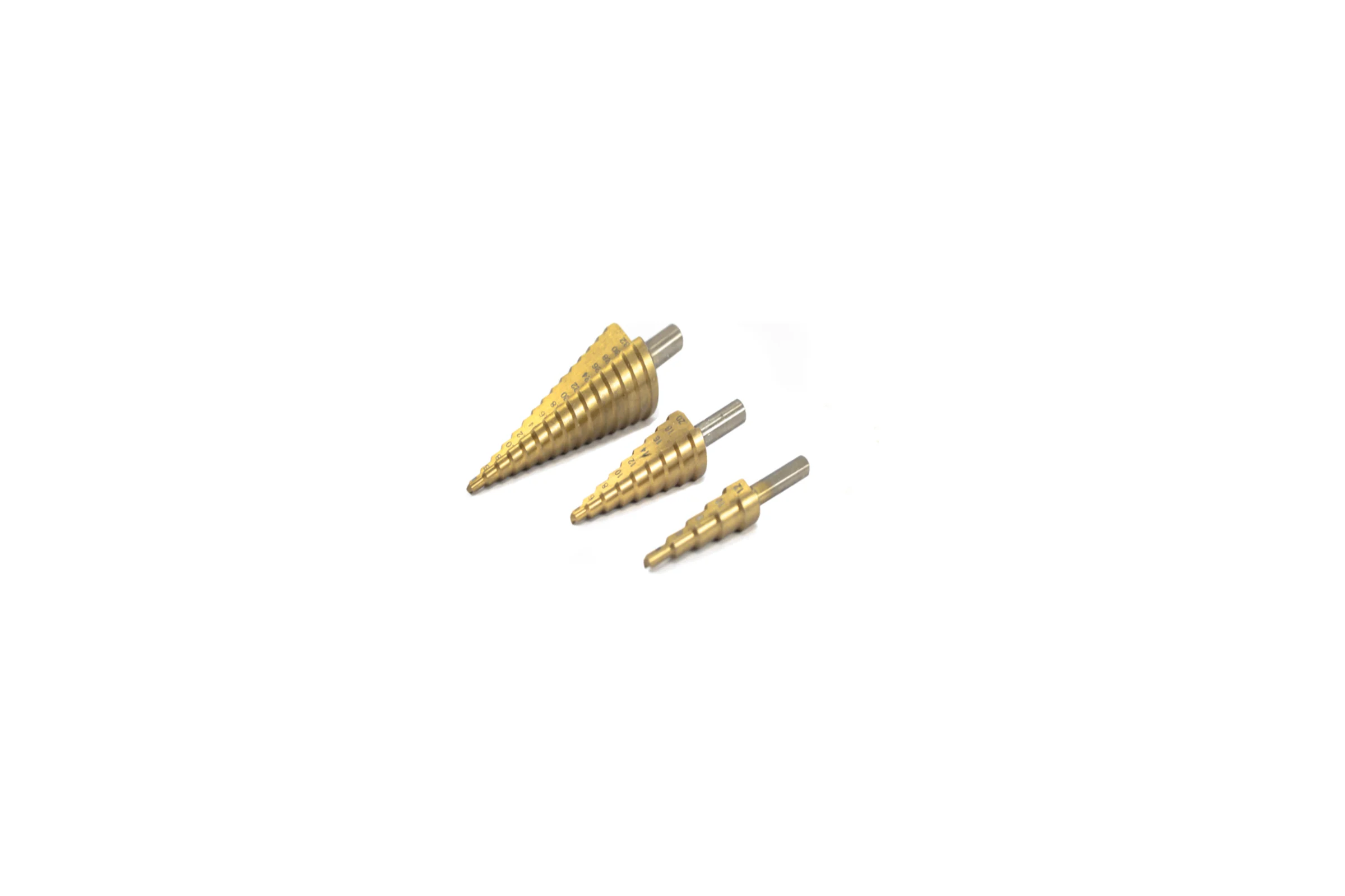 Набор сверл ступенчатых Beltools 4-32, 4-20, 4-12мм, HSS, износостойкое покрытие, ц/х, в деревянной коробке ri.166.30