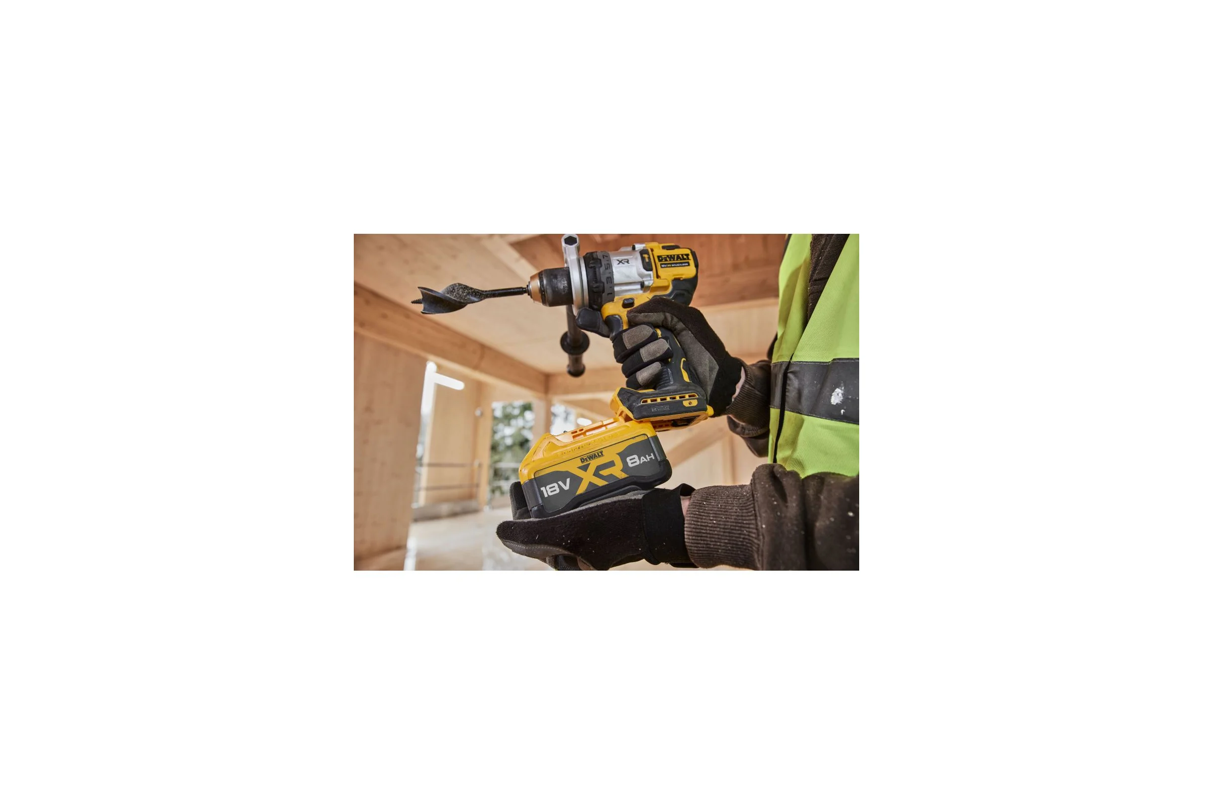 Аккумулятор DEWALT DCB1880, Li-Ion, 18 В, 8 Ач () DCB1880-XJ