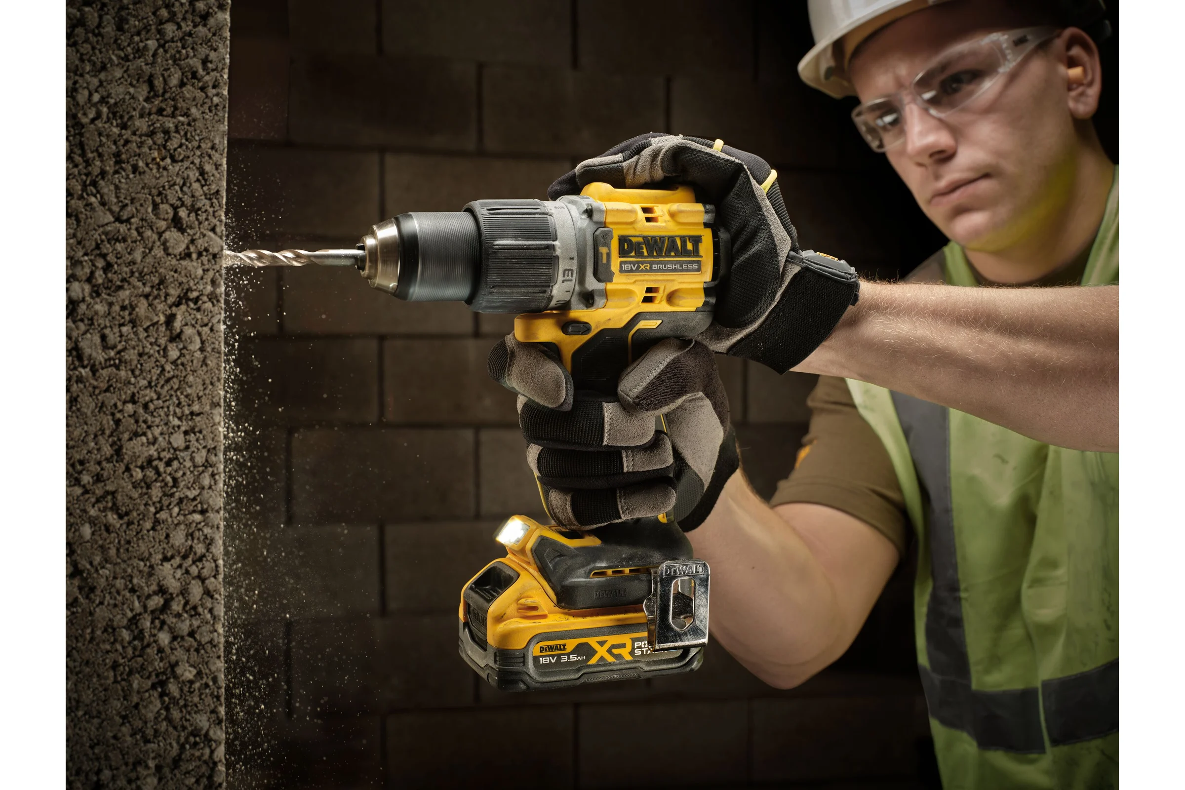 Аккумулятор DEWALT POWERSTACK DCBP318, Li-Ion, 18 В, 3.5 Ач () DCBP318-XJ