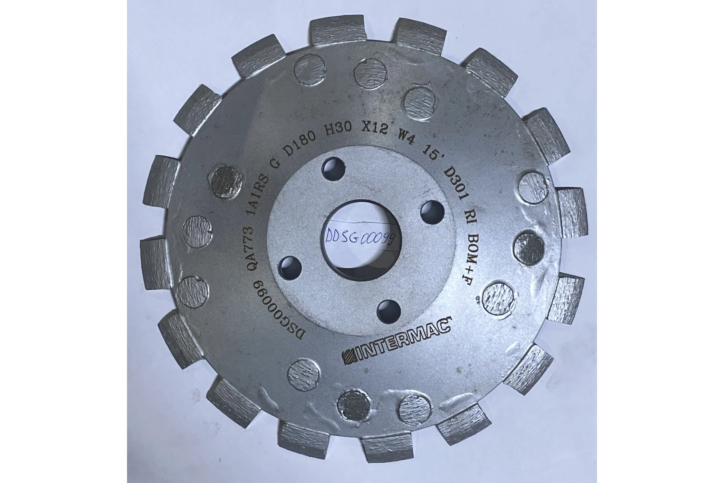 Диск DIAMUT для криволинейной резки D180 H30+4F T4 Z16 V15 (гранит) DDSG00099