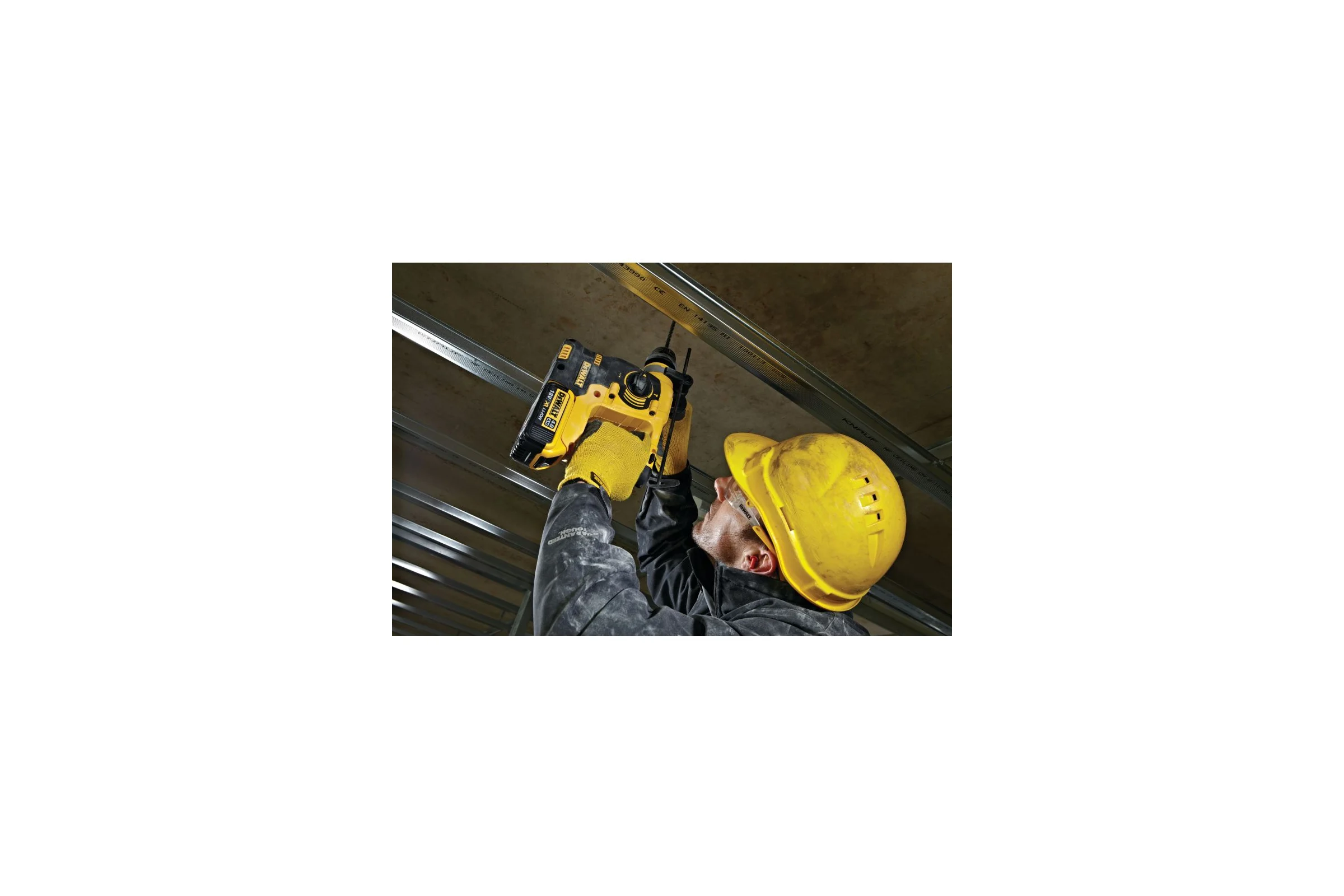 Аккумуляторный перфоратор Dewalt 18 В, 2.1 Дж, 4500 уд/мин, без АКБ и ЗУ, в кейсе TSTAK DCH253NT