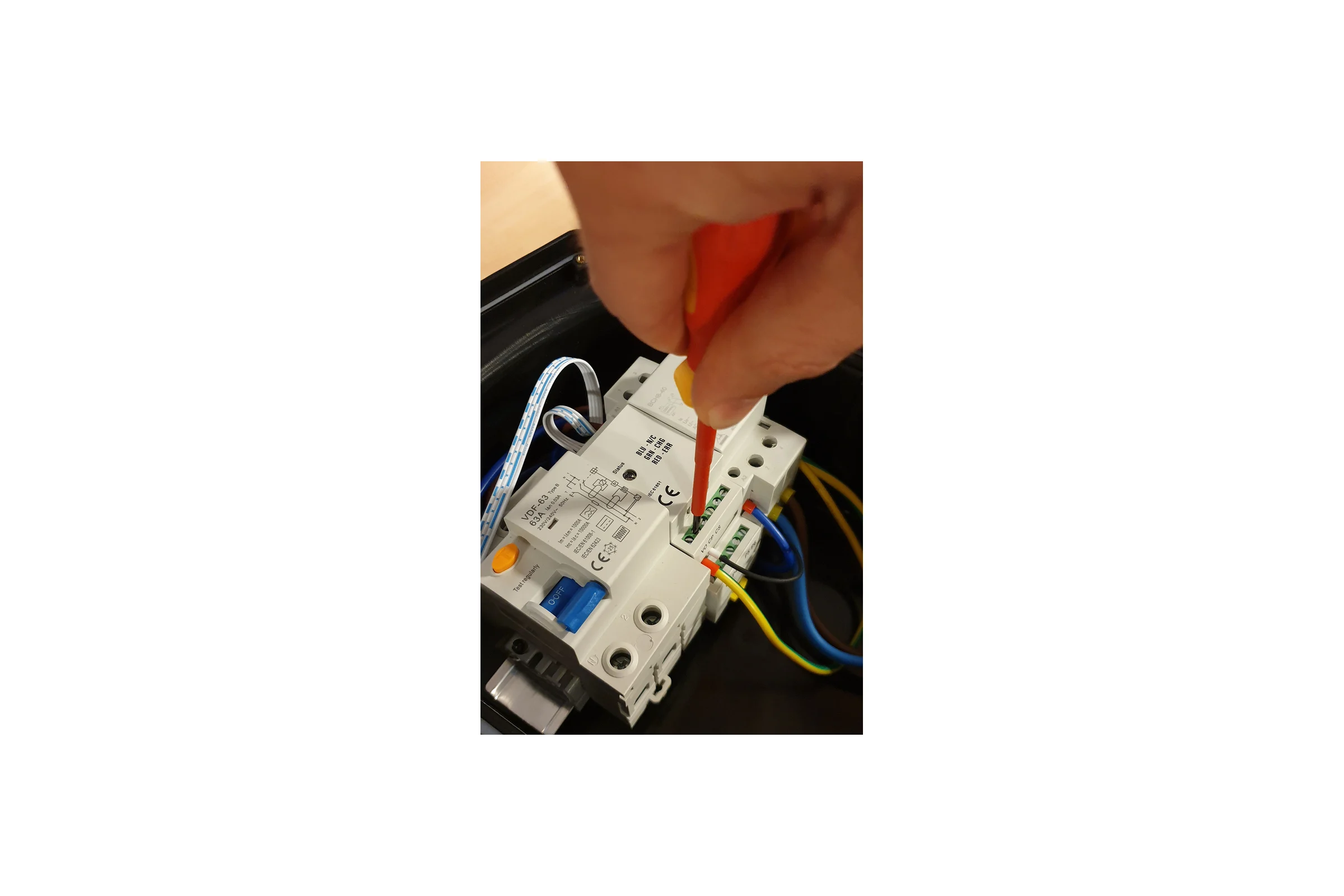 Набор отверток Brilliant Tools VDE SL шлицевые и PH Phillips 9 предметов BT068010