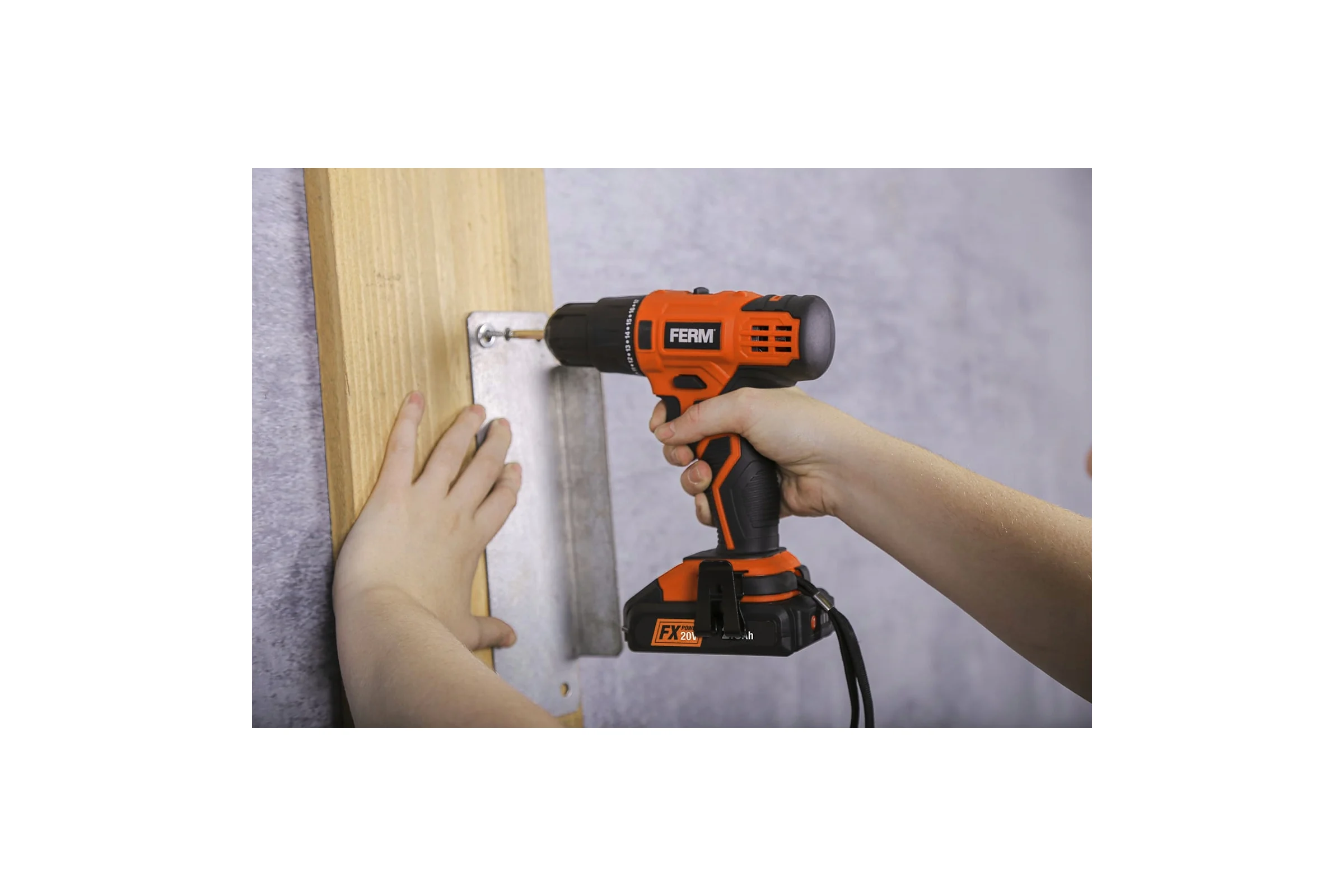 Аккумуляторная дрель-шуруповерт FERM FX Power CDM1164