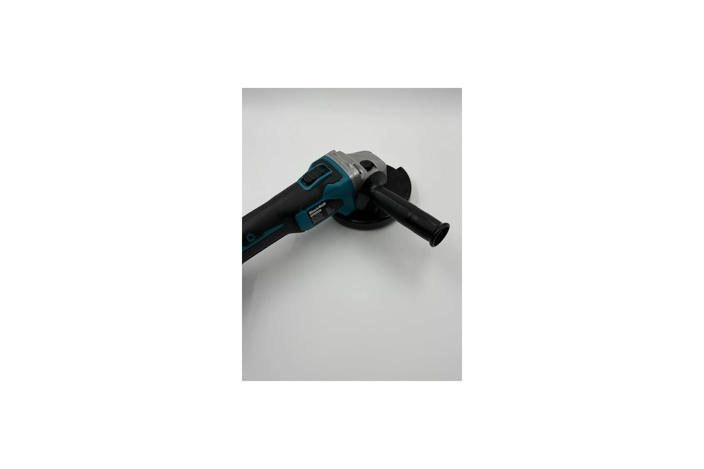 Бесщеточная углошлифовальная машина BlackWeld 125мм DC02 150166