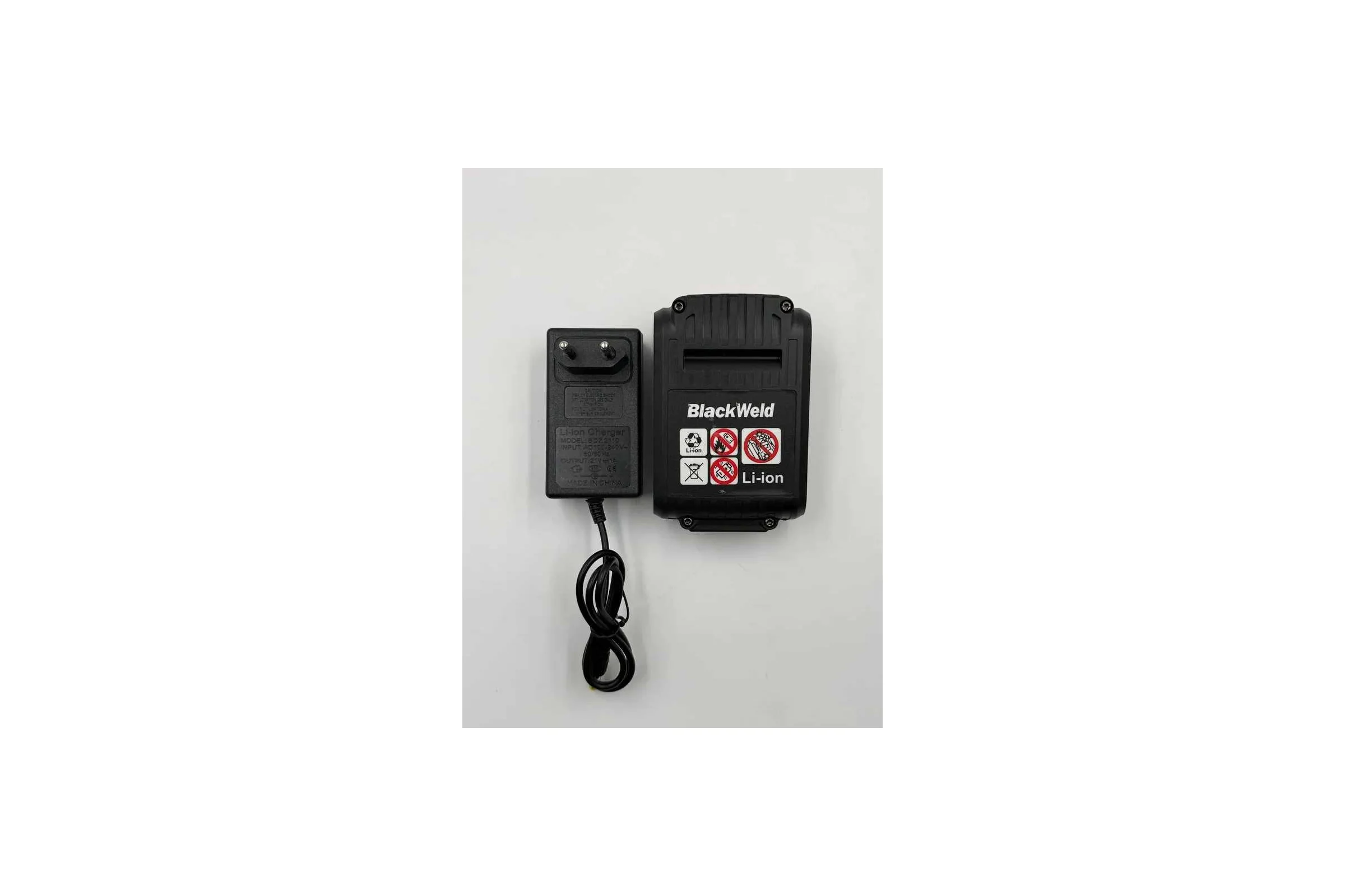 Дрель-шуруповерт BlackWeld аккумуляторная DZ04R 21V 1.5Ah 150152
