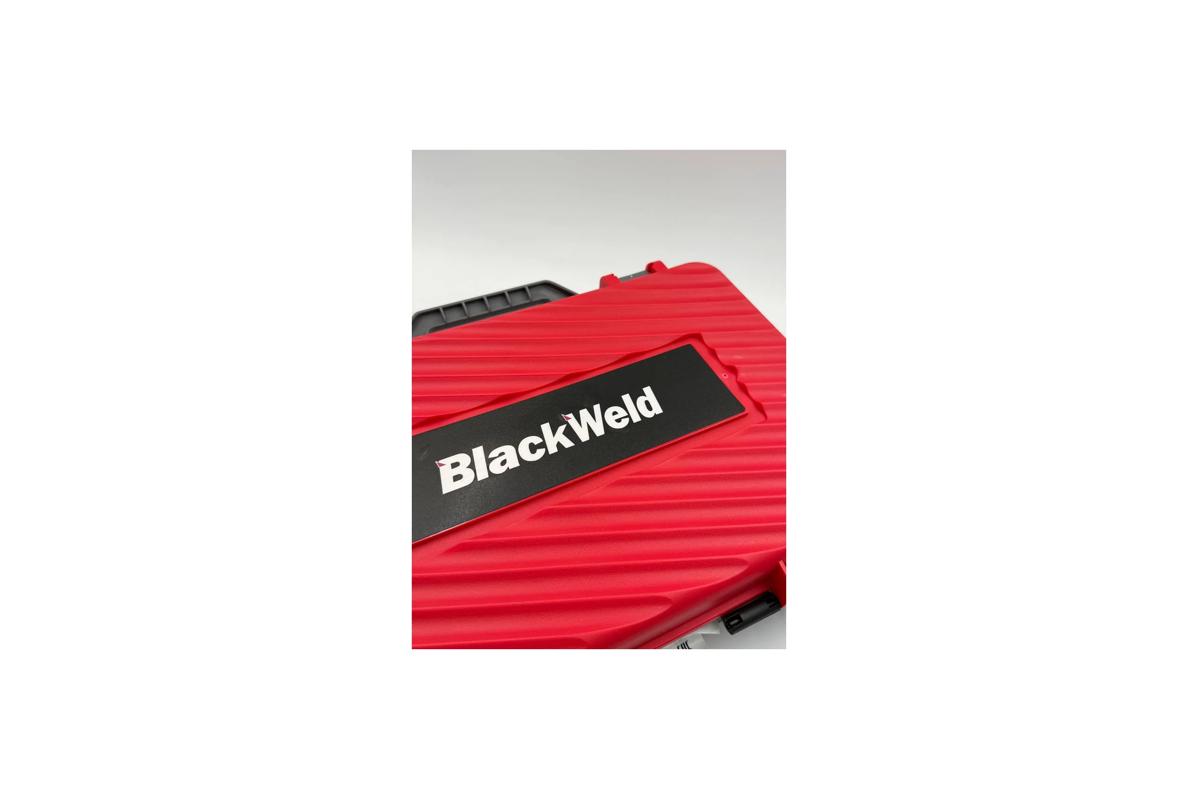 Дрель-шуруповерт BlackWeld ударная бесщеточная аккумуляторная DZ16R 4.0Ah 150158