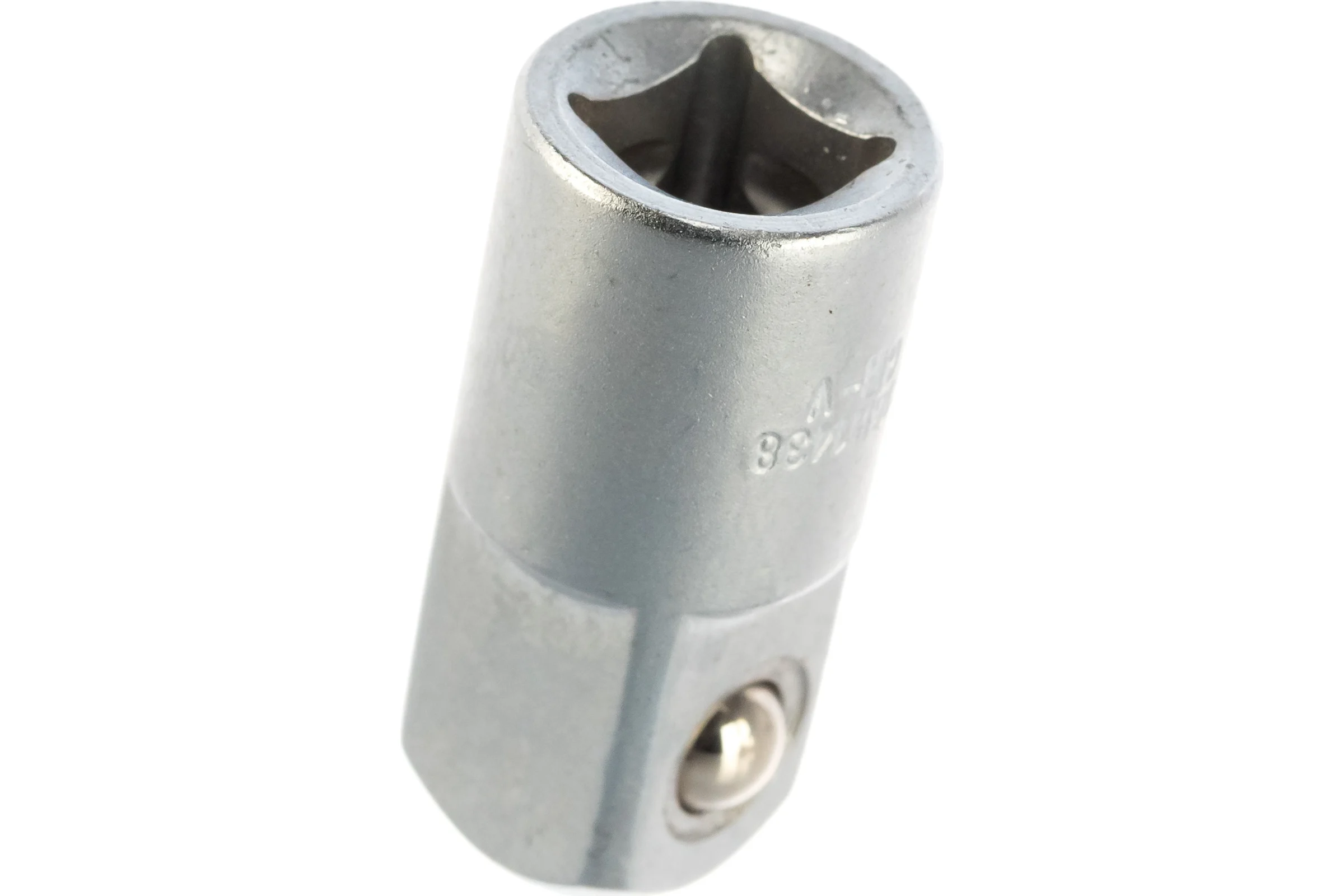 Переходник с F 1/4" DR на M 3/8" DR для торцевых головок Jonnesway S16H1438