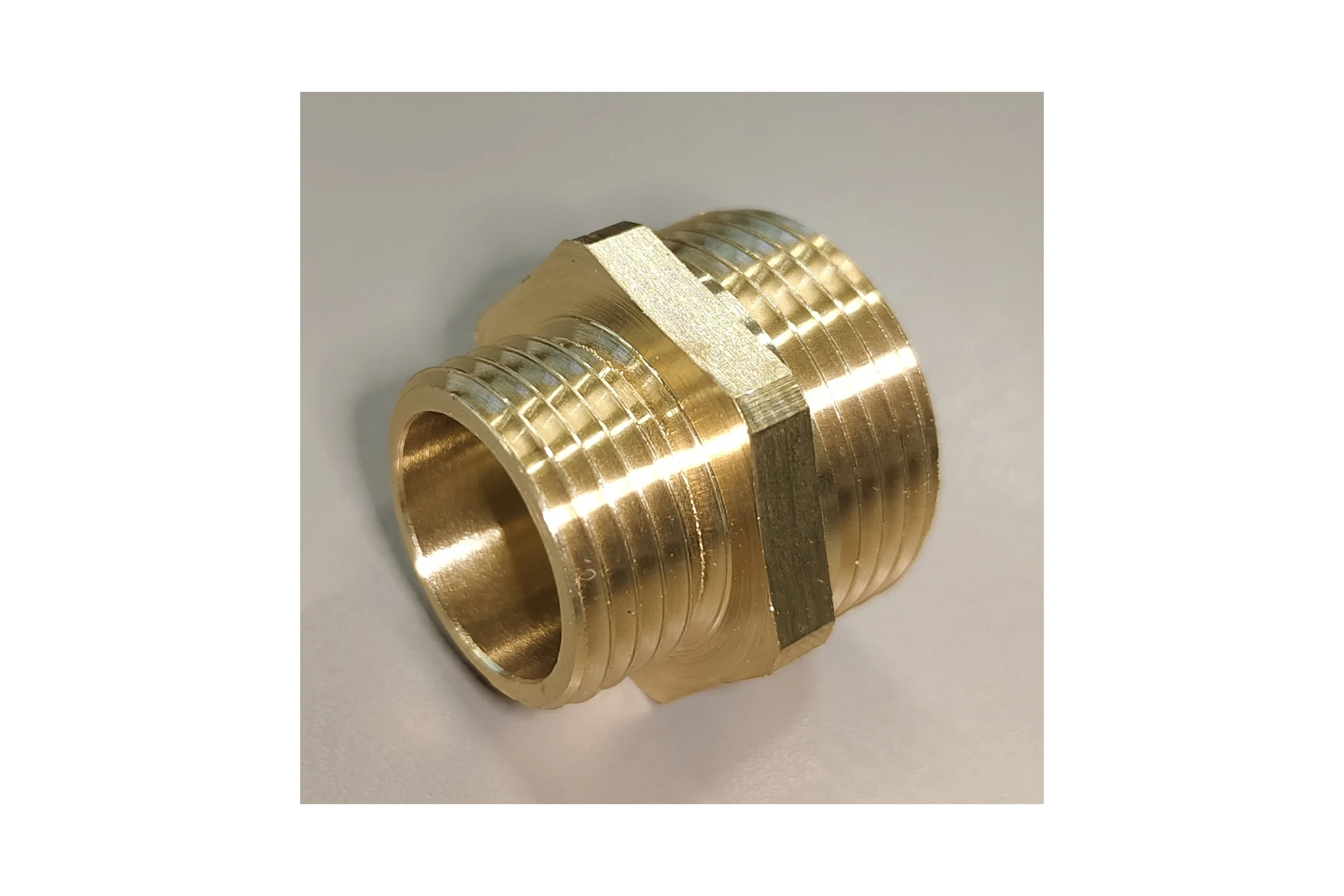 Штуцер переходной Апогей G3/4''НР-G1/2''НР 2 шт 311050