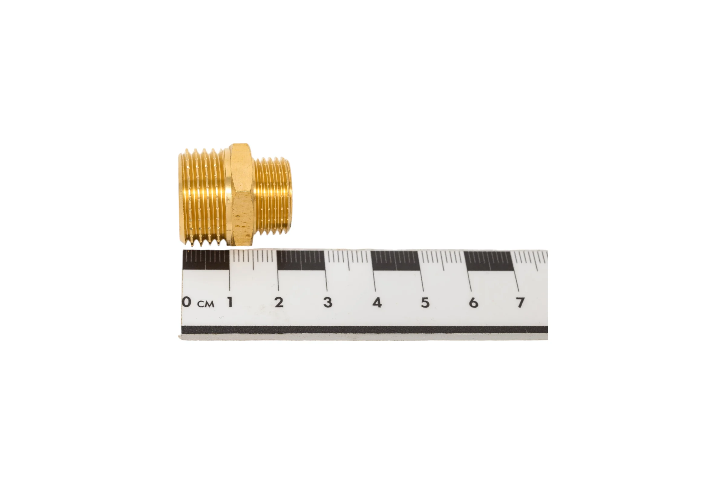 Латунный ниппель AV Engineering редукционный наружная-наружная 1/2x3/8 AVE303008
