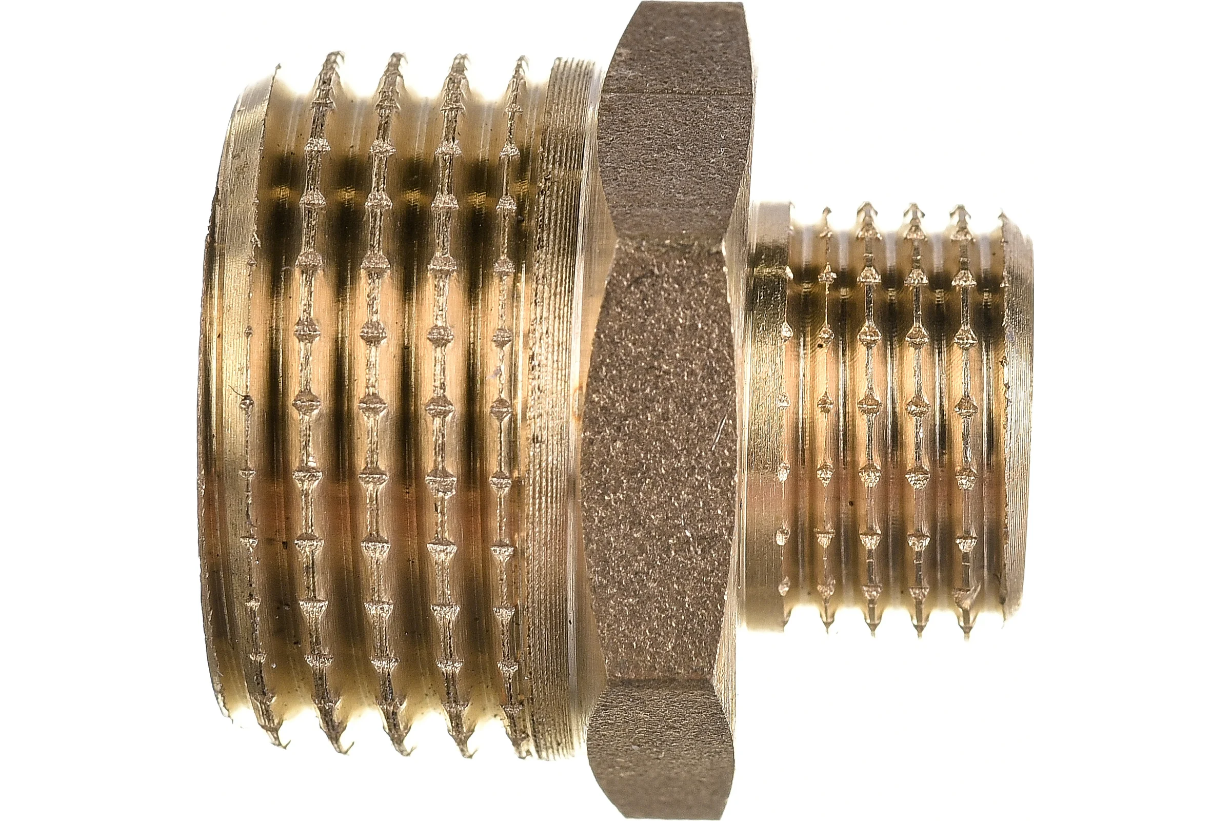 Латунный ниппель AV Engineering редукционный наружная-наружная 1/2x1/4 AVE303007