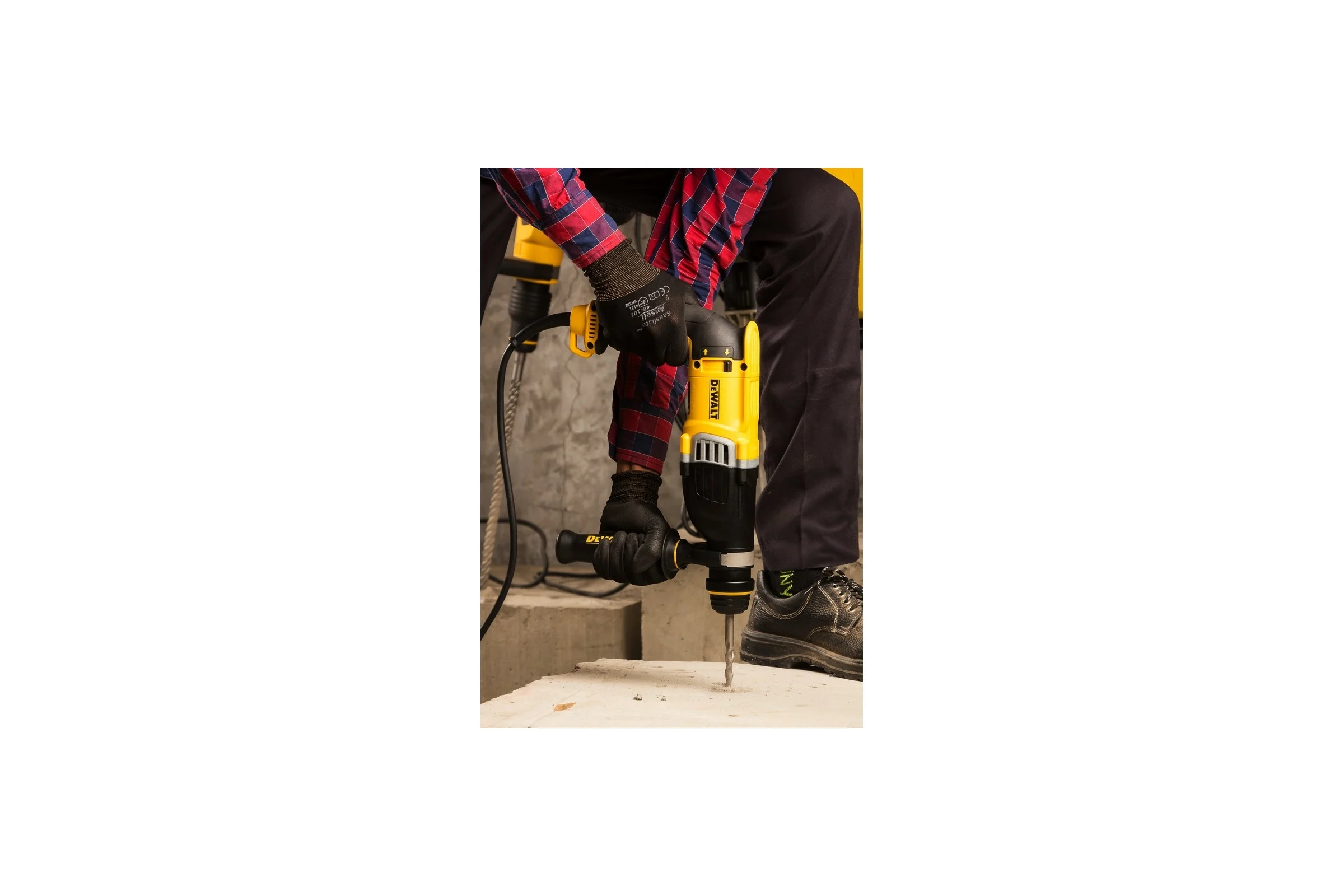 Перфоратор DEWALT SDS-plus, 900 Вт, 3 режима, макс. эн.удара 3.2 Дж, эн.удара 3.0 Дж D25153K-KS