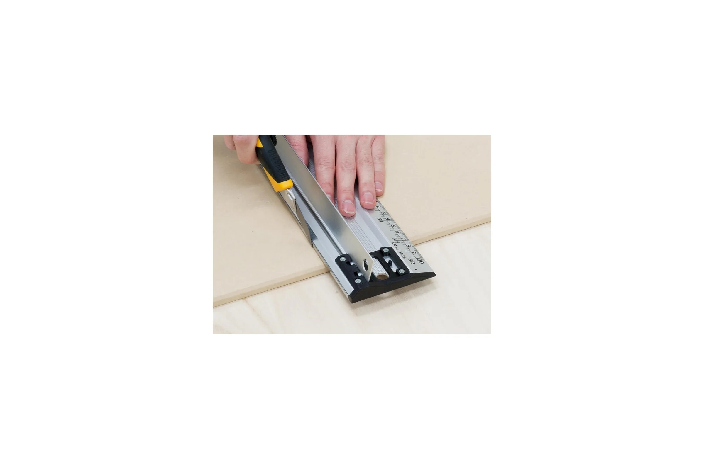 Алюминиевая линейка для резки Shinwa PROTECT 1 м 65066