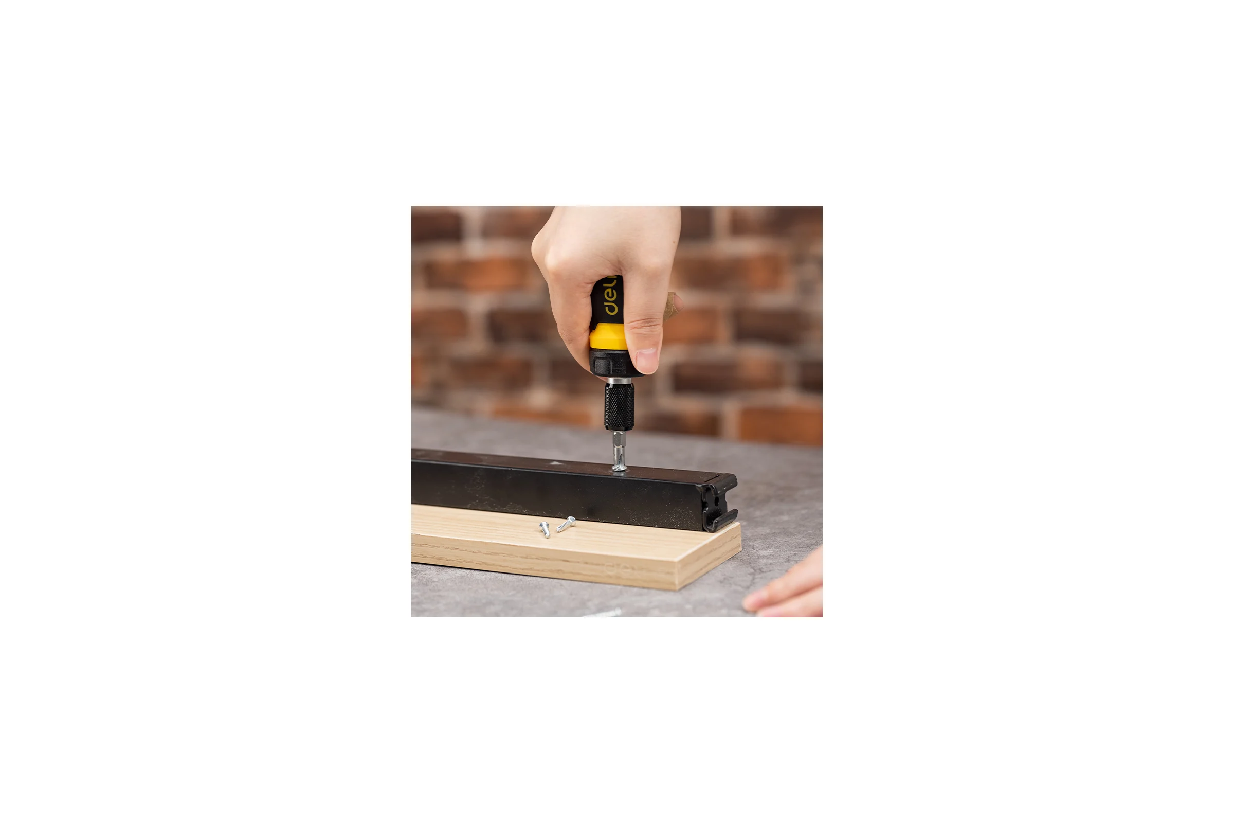 Двухсторонняя отвертка DELI с трещоткой, PH2+SL6 DL626010 (Cr-V, регулируемая длина 110-150мм, диаметр хвостовика 6мм) 98381