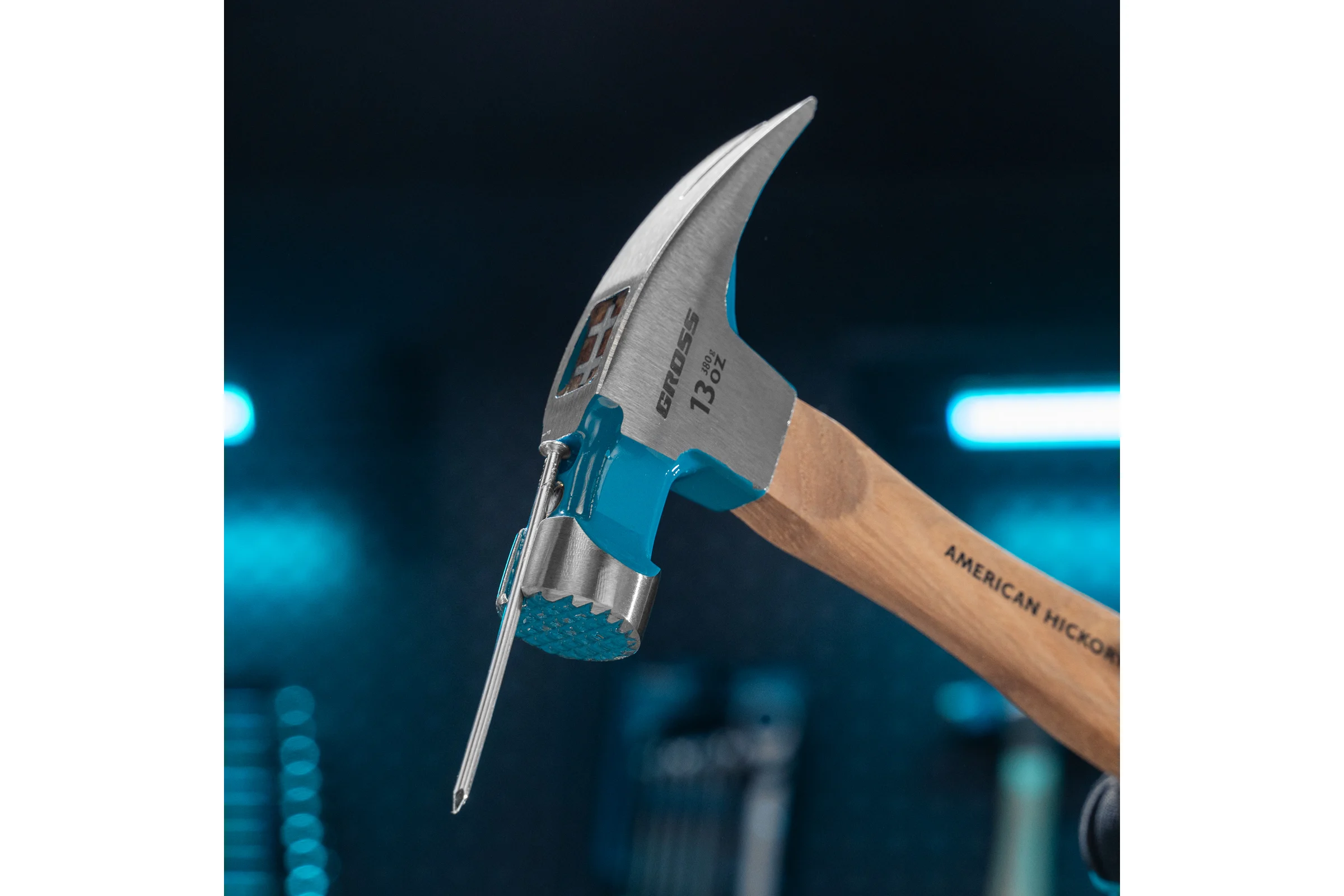 Молоток-гвоздодер GROSS 380 г, угол 75, магнит, обрезиненная рукоятка american hickory 10413