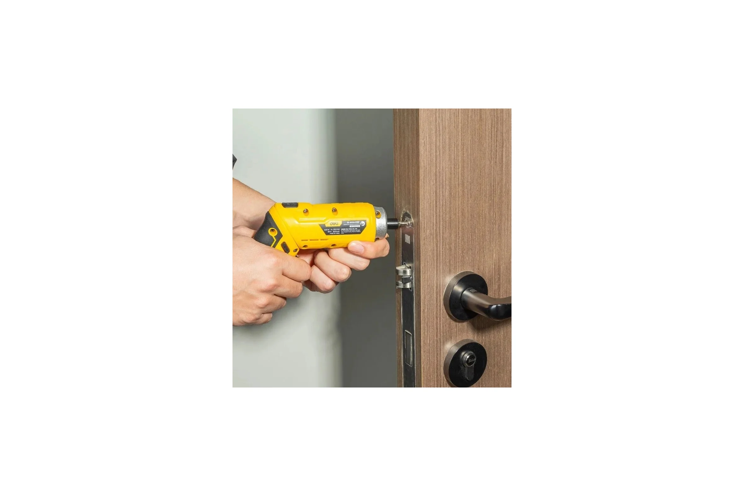 Аккумуляторная отвертка с поворотной рукоятью DELI DL-DP04-E2B1 102990