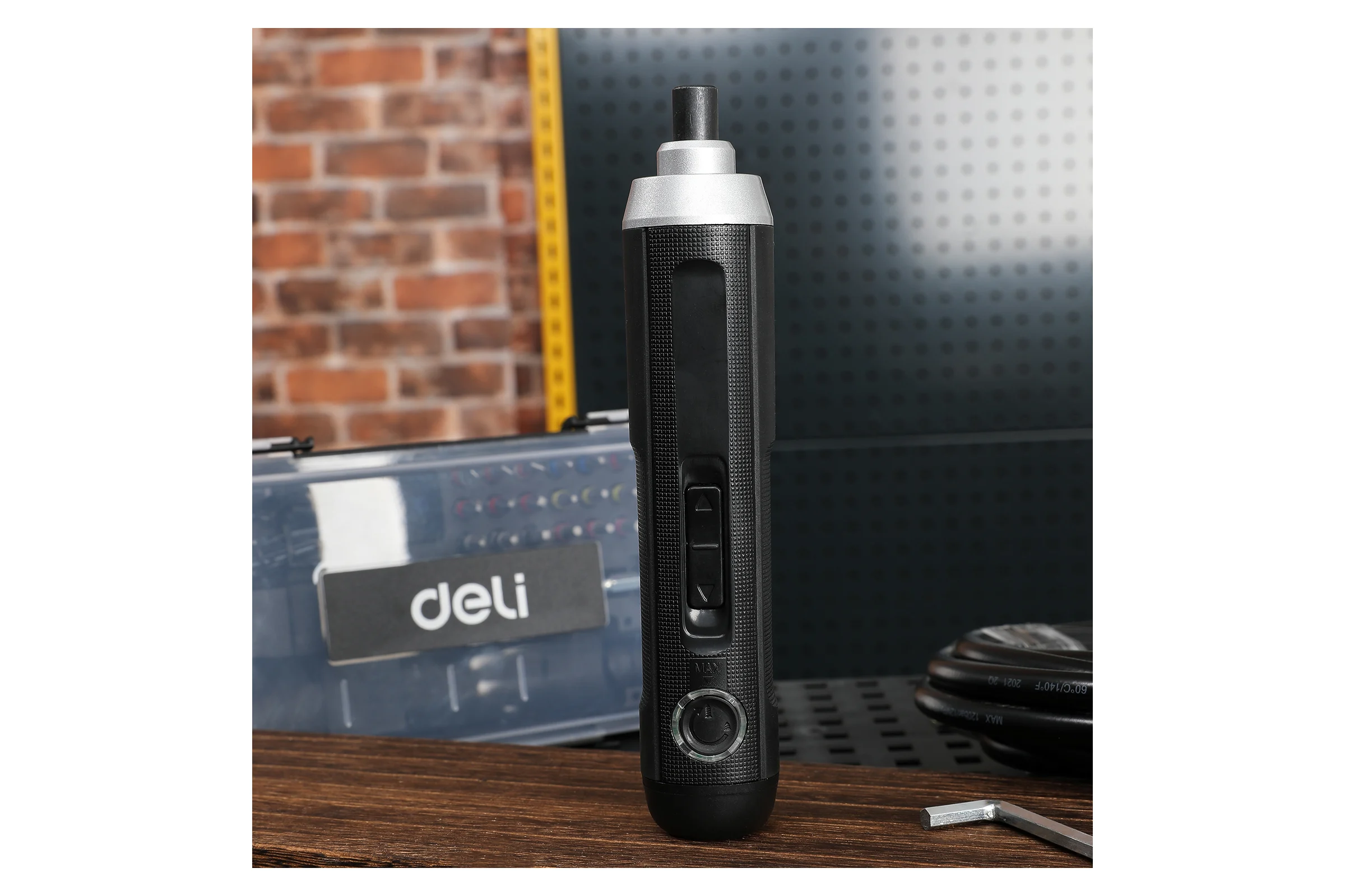 Аккумуляторная отвертка с прямой ручкой DELI DL-DP04-E1B2 102989