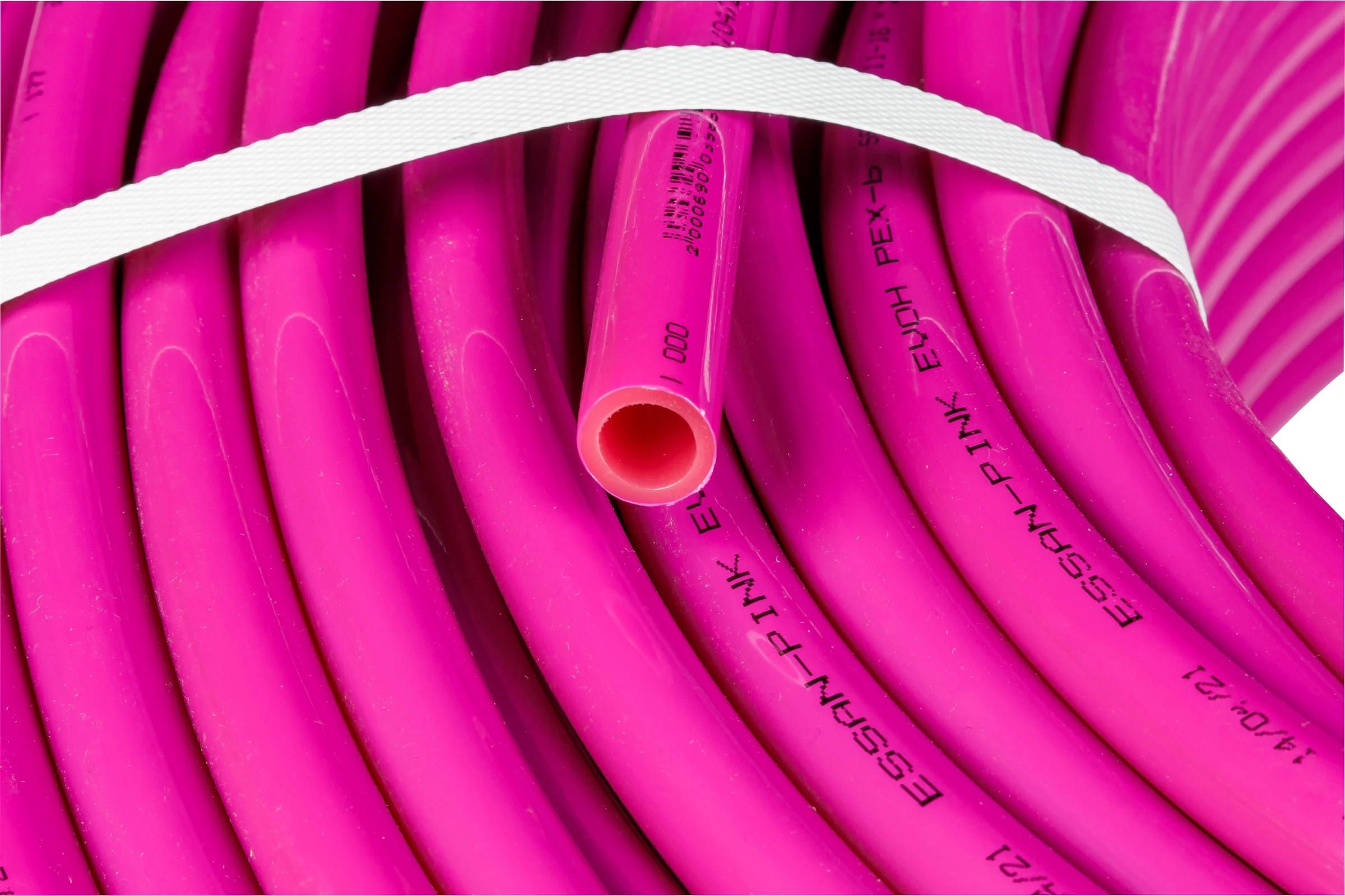 Труба из сшитого полиэтилена ESSAN СТ PINK EVOH PEX-b 16x2.2, фиолетовый, 200 м ГОСТ32415-2013 13021990