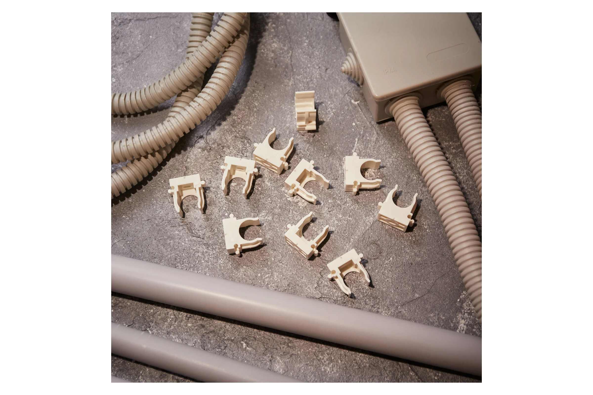 Крепеж-клипса для монтажного пистолета REXANT d=16 мм, белая 100 шт 28-0416-3