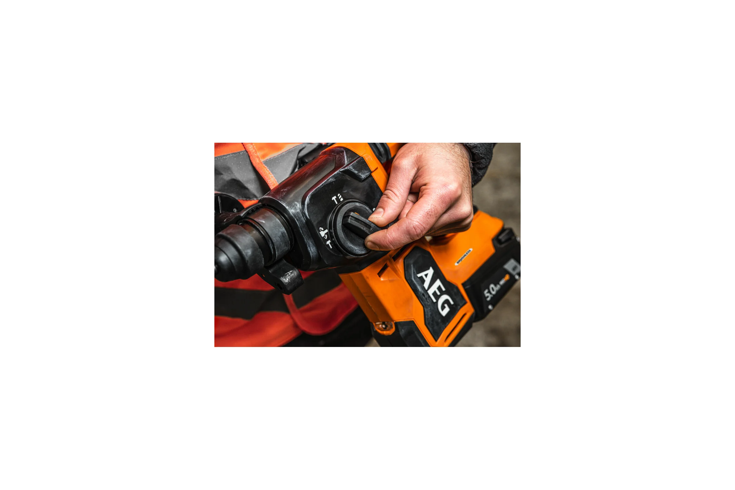Аккумуляторный бесщеточный перфоратор AEG BBH18BL2-0 18В 4935480697