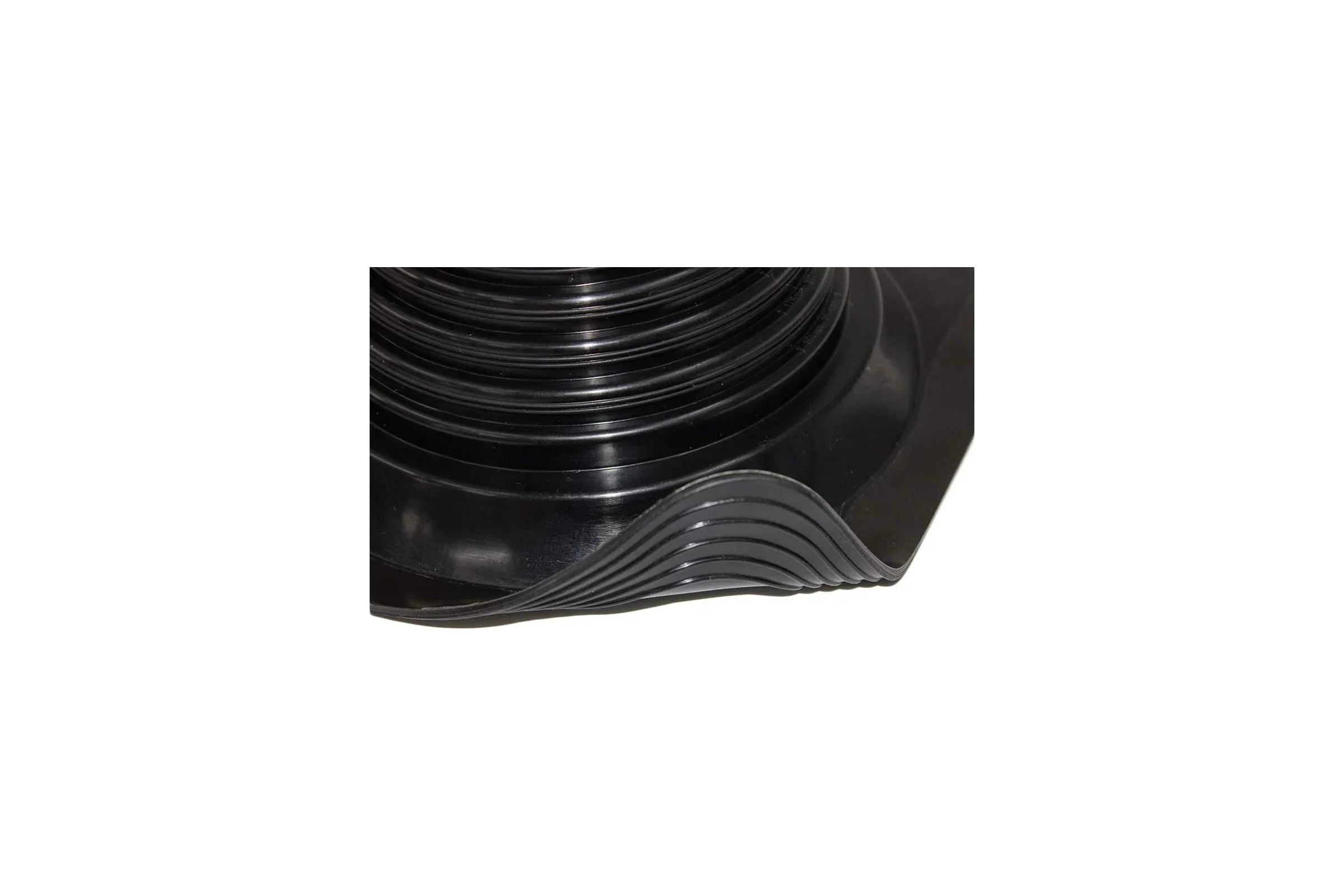 Кровельная прямая проходка Borge №8 (d=178-330, 425x425mm, RAL 9005 черный), силикон 01.239.04.04.01.000.9005