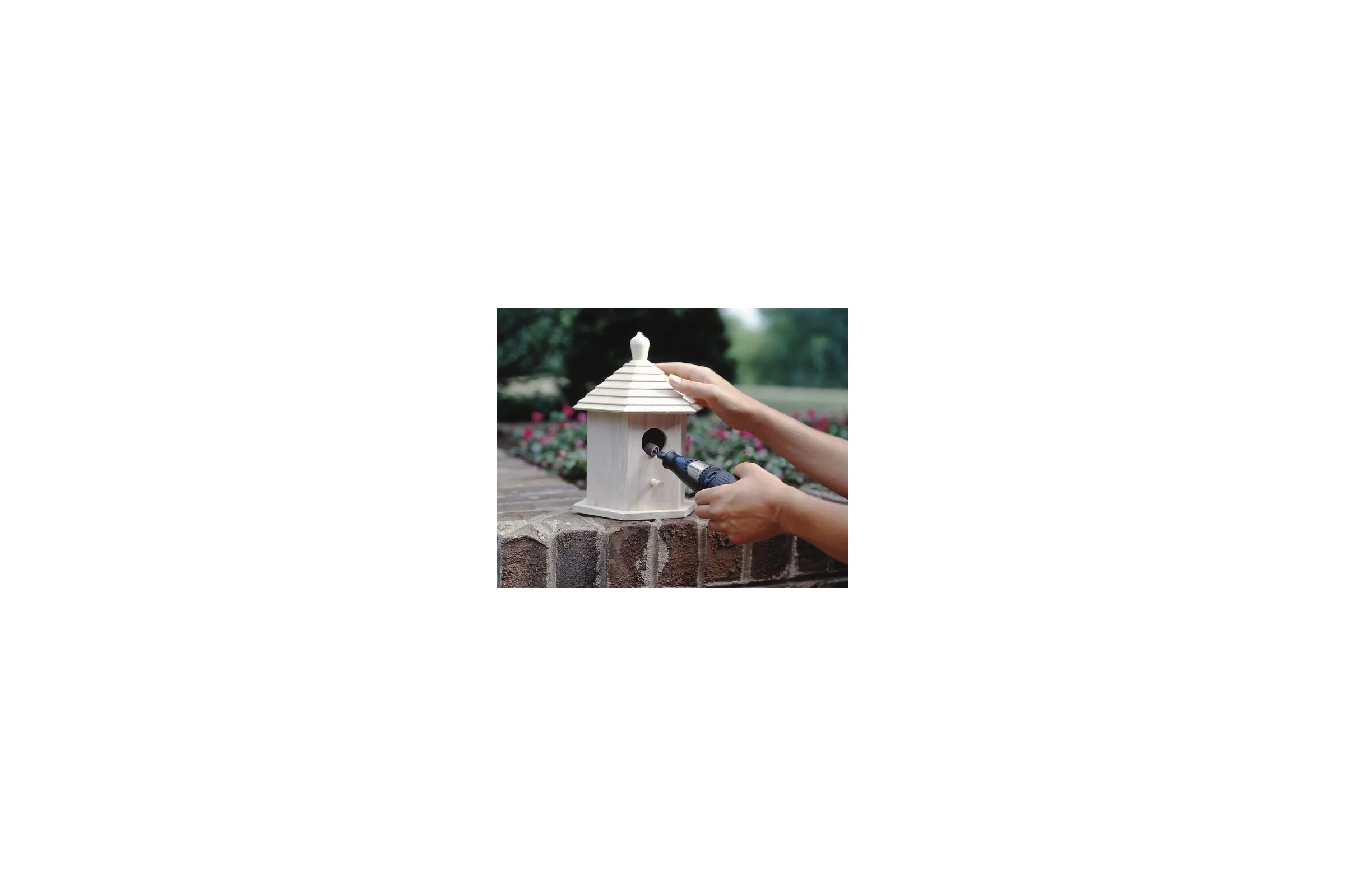 Аккумуляторный многофункциональный инструмент Dremel 7700 F0137700JC