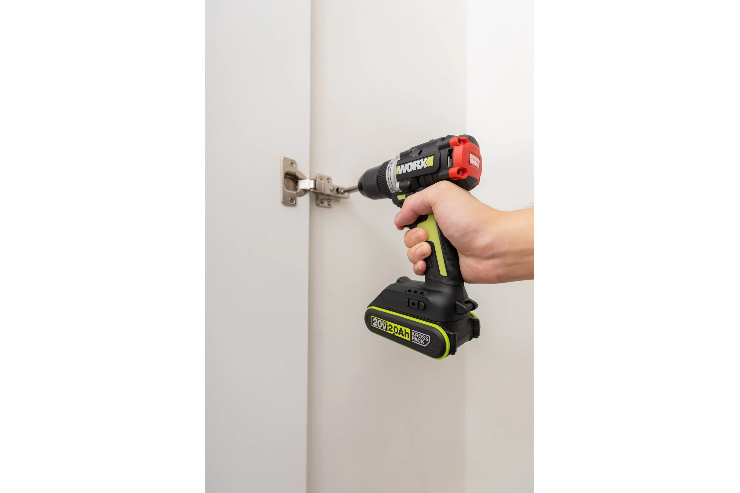 Аккумуляторная дрель-шуруповерт WORX Professional WU182