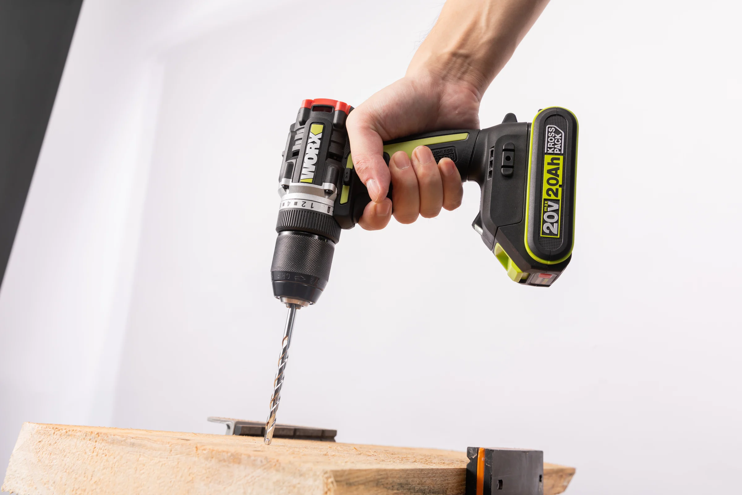 Аккумуляторная дрель-шуруповерт WORX Professional WU182