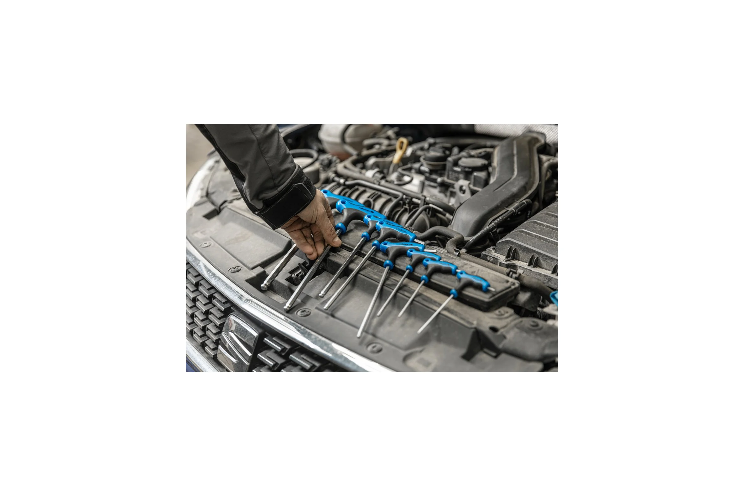 Набор шестигранных ключей HOEGERT TECHNIK "Т" с шаровым наконечником, 8 шт HT1W880