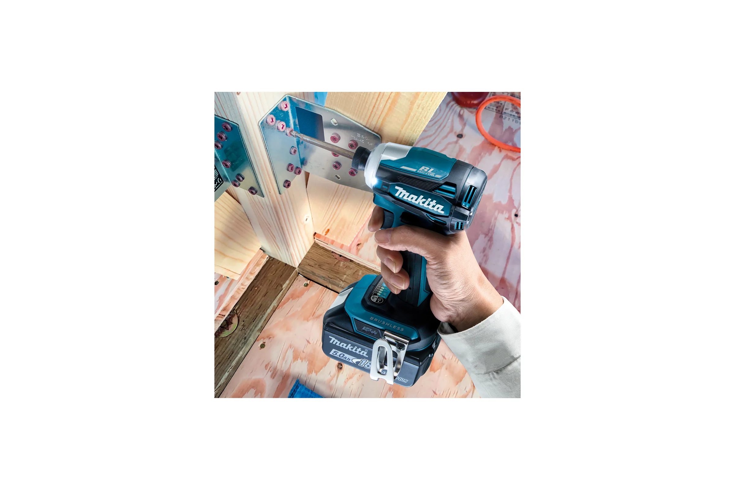 Аккумуляторный ударный бесщеточный шуруповерт Makita 180Нм, М5-М16 DTD172Z