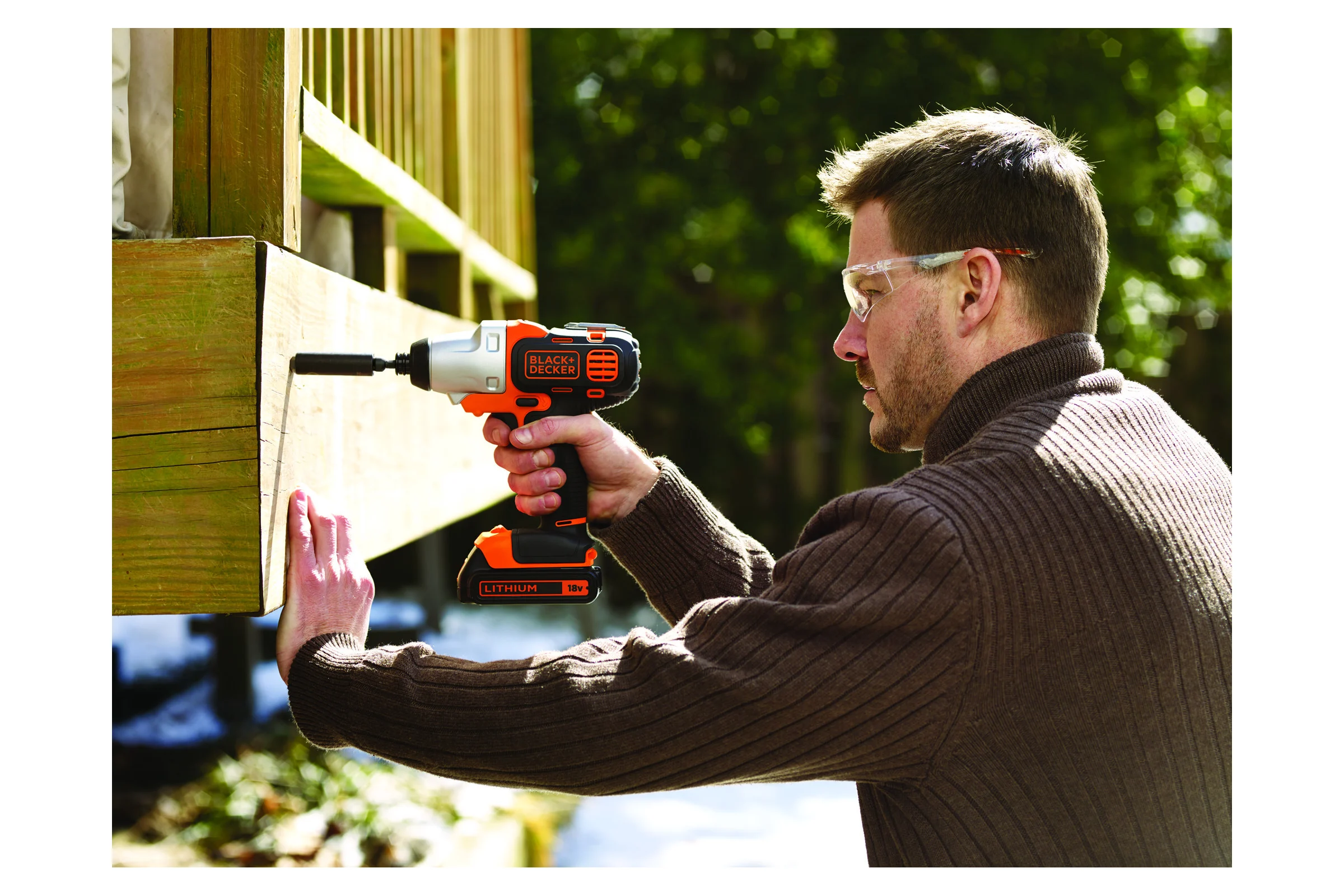 Многофункциональный аккумуляторный инструмент Black+Decker MultiEvo MT218K