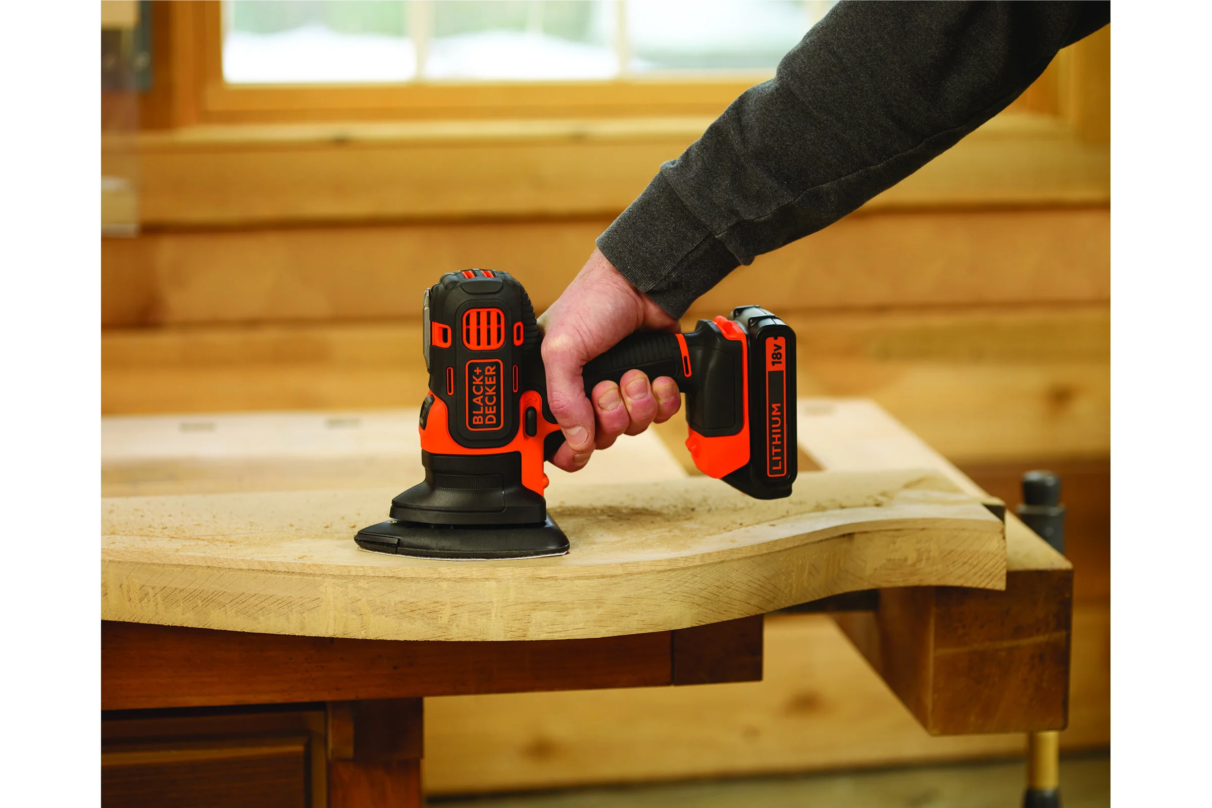 Многофункциональный аккумуляторный инструмент Black+Decker MultiEvo MT218K