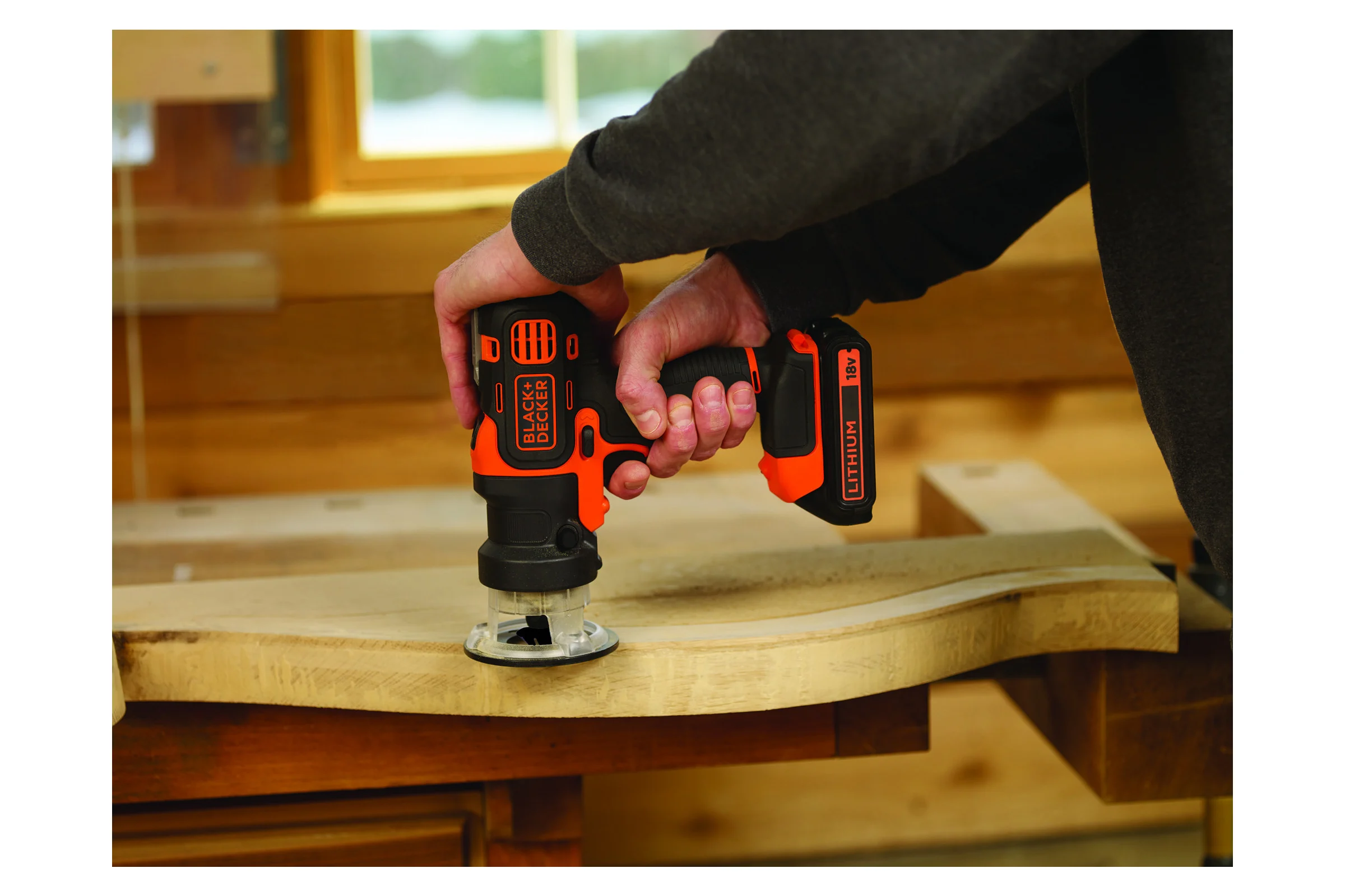 Многофункциональный аккумуляторный инструмент Black+Decker MultiEvo MT218K
