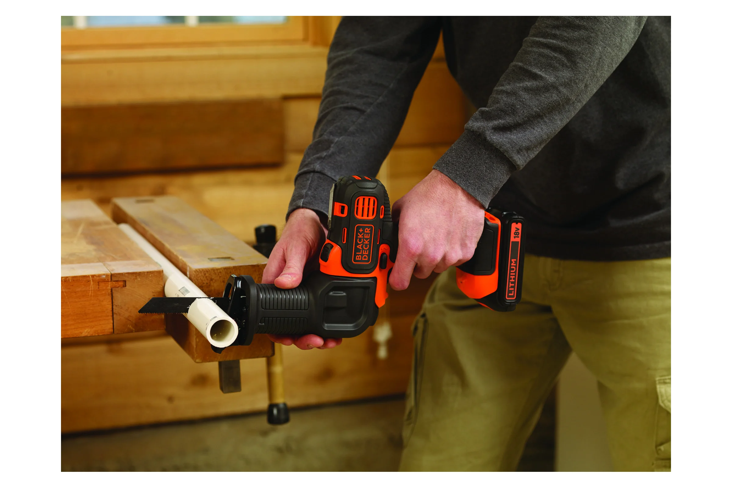 Многофункциональный аккумуляторный инструмент Black+Decker MultiEvo MT218K