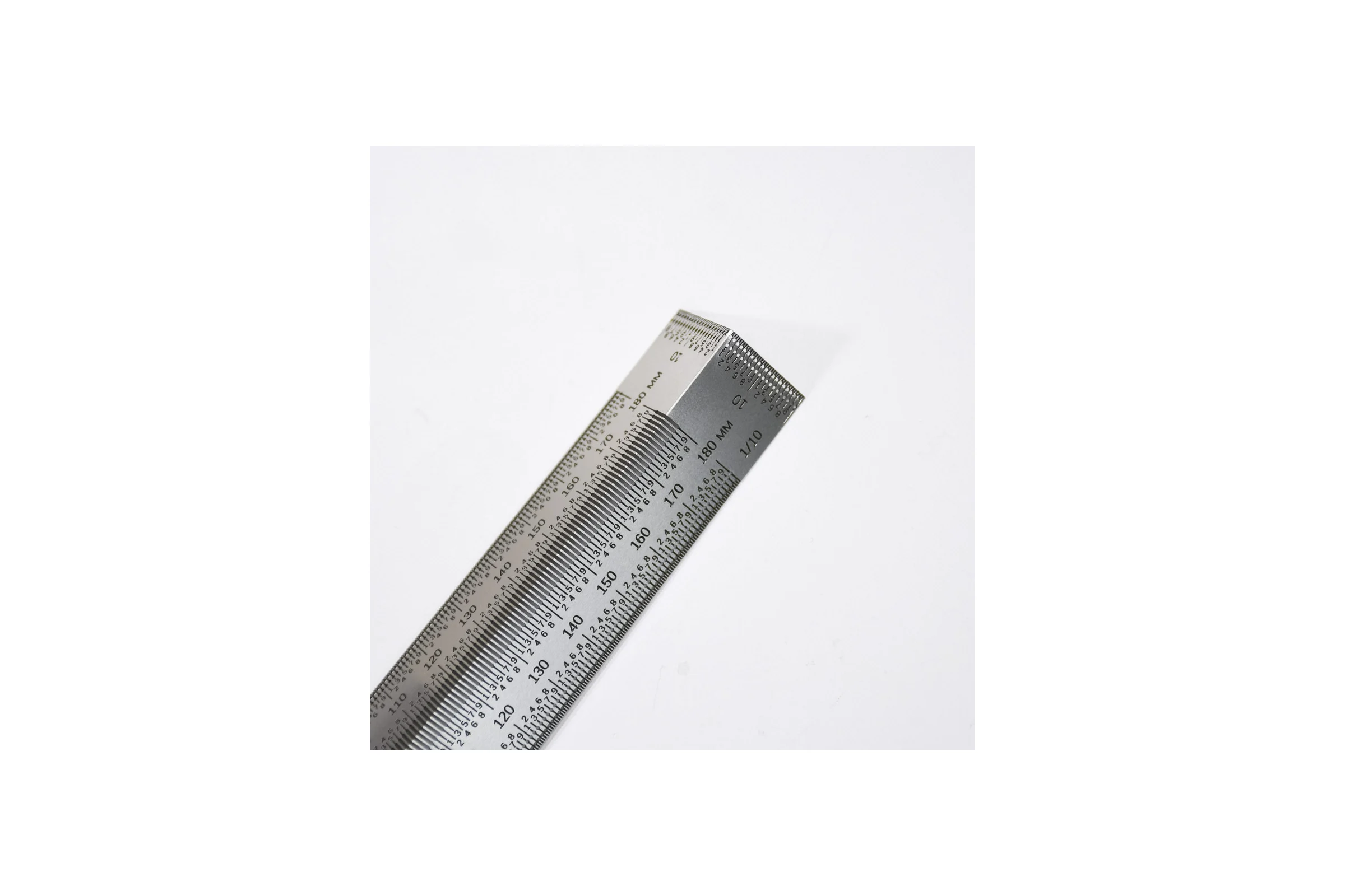 Угловая линейка GOLDRATIO 180мм, с карандашом М00021516