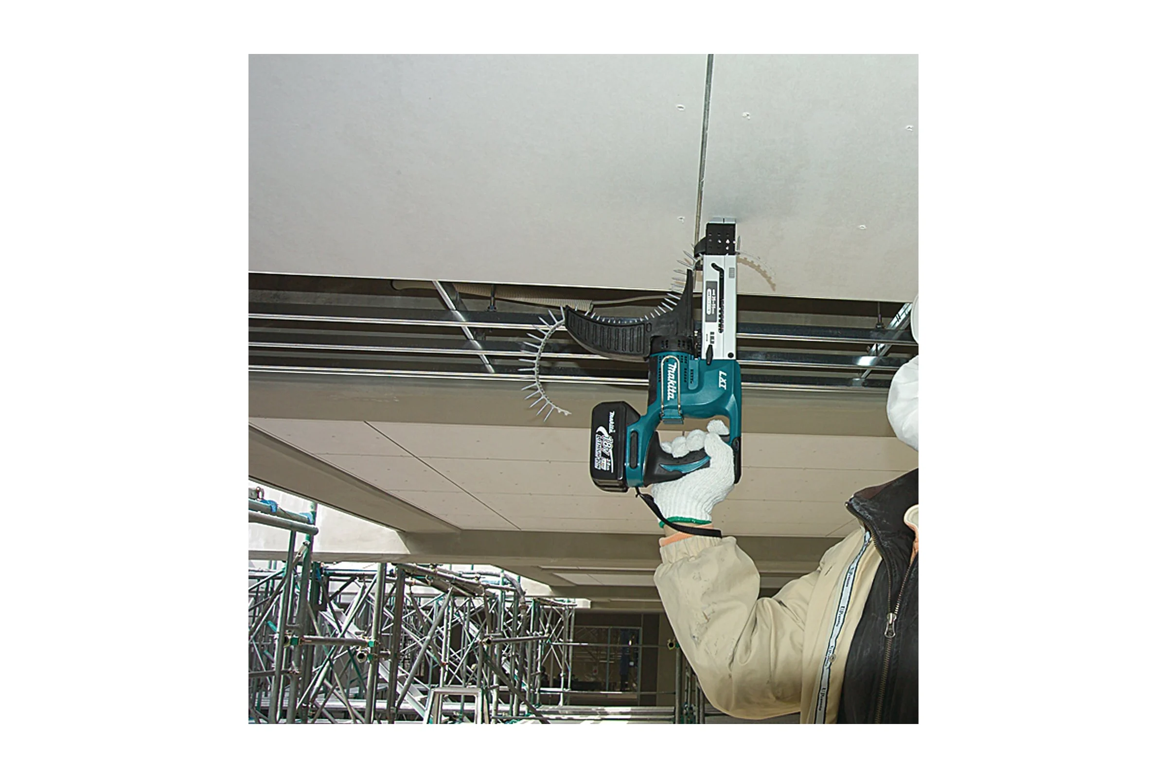 Аккумуляторный шуруповерт Makita DFR550RFE