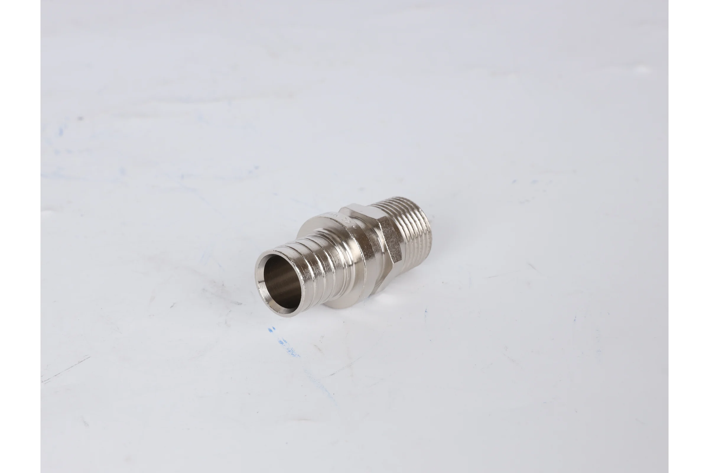 Переходник для труб из сшитого полиэтилена STOUT Sfa-0001-200212 с наружной резьбой 20x2.0x1/2" никелированный, аксиальный RG0091E43JJ8EG