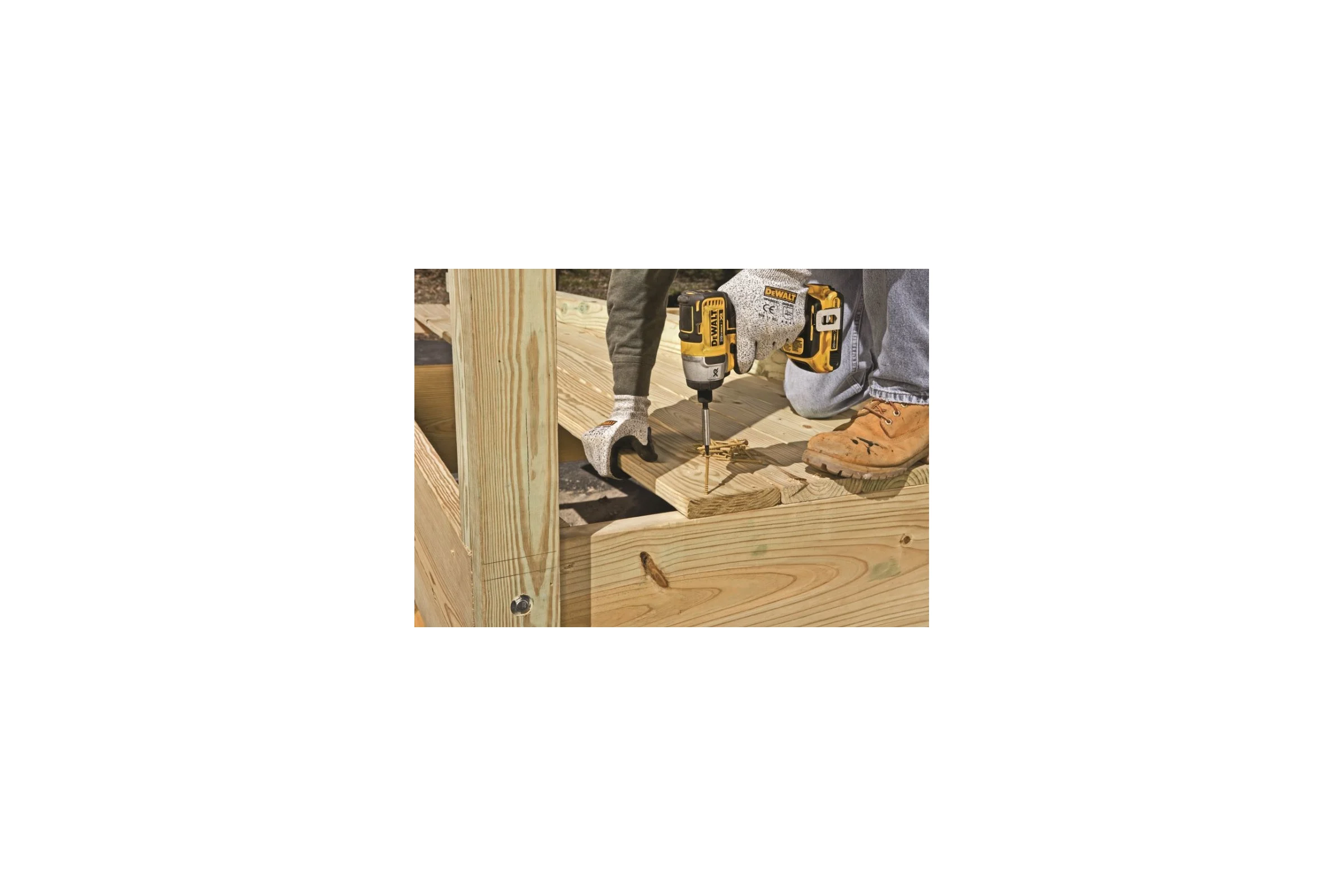 Бесщеточный импульсный шуруповерт Dewalt DCF886D2