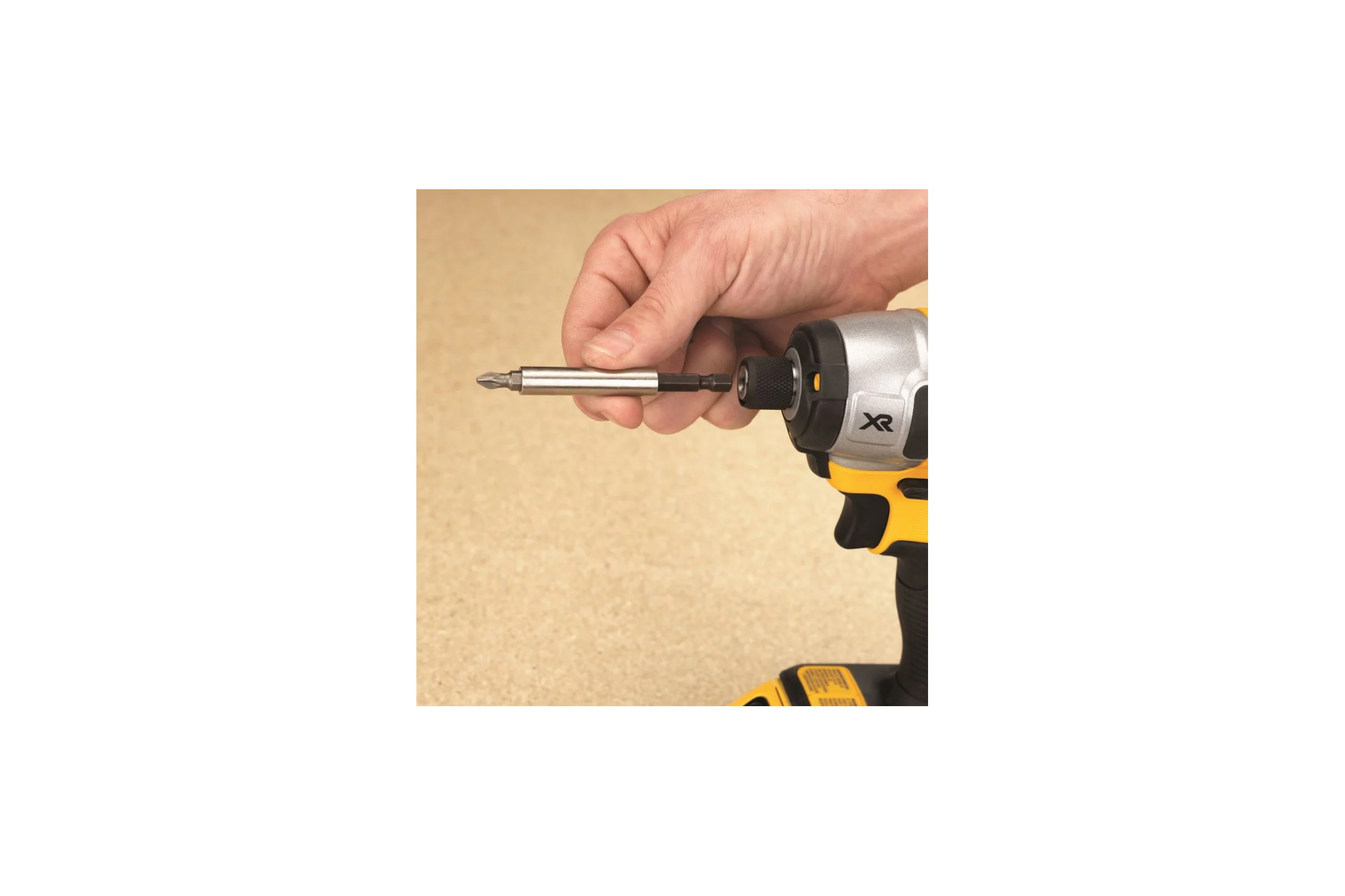 Бесщеточный импульсный шуруповерт Dewalt DCF886M2
