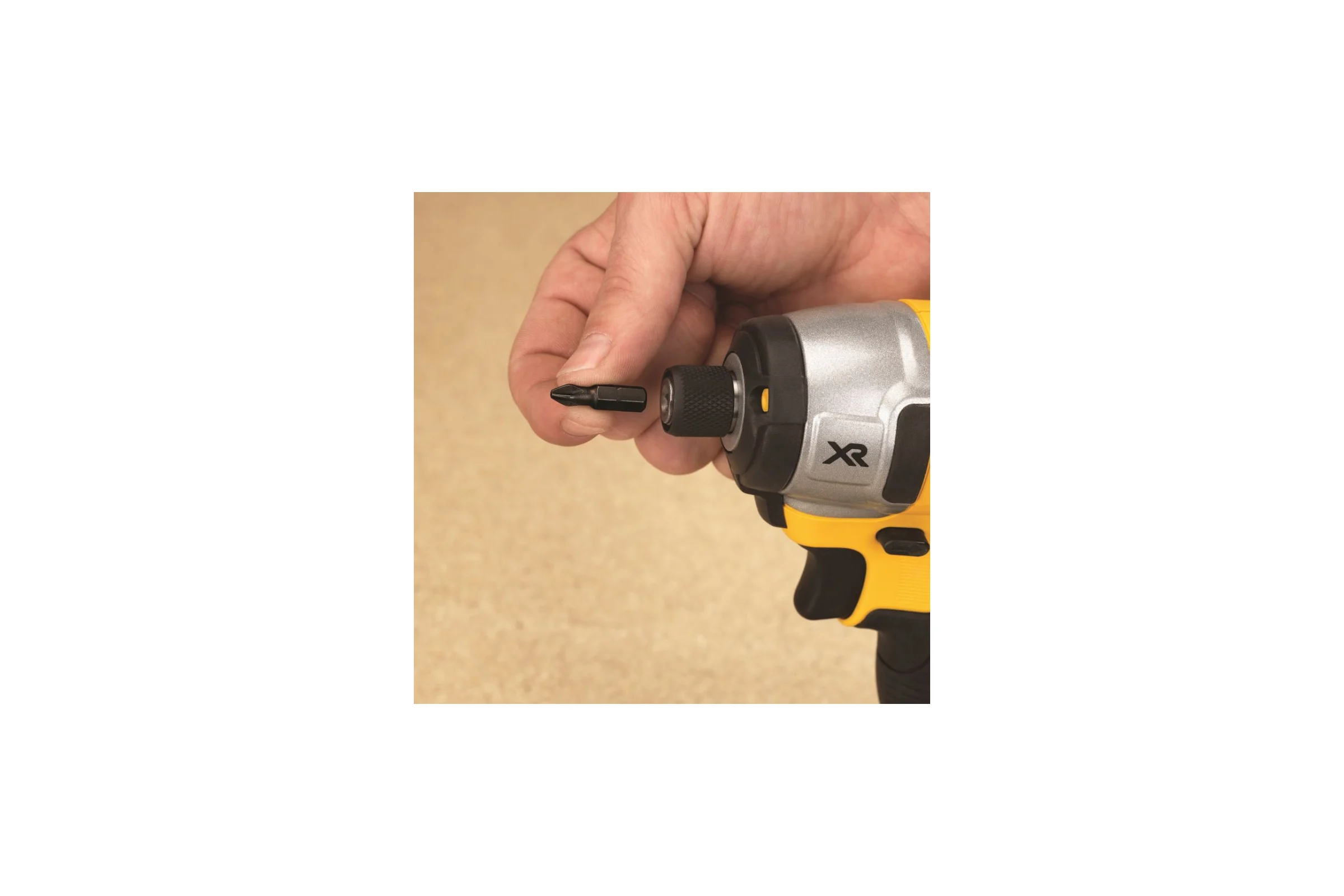 Бесщеточный импульсный шуруповерт Dewalt DCF886M2
