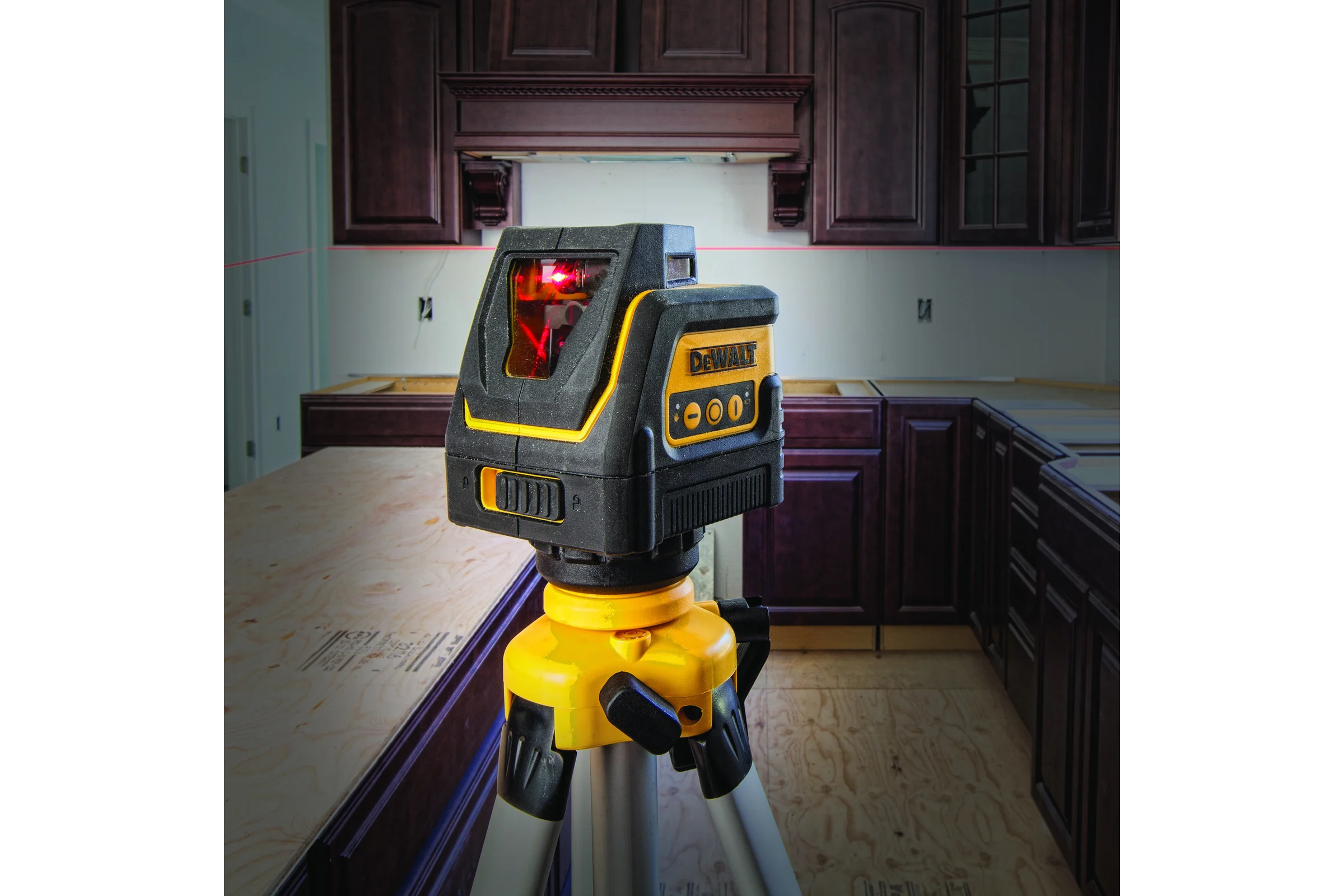 Cамовыравнивающийся лазерный уровень DEWALT DW0811