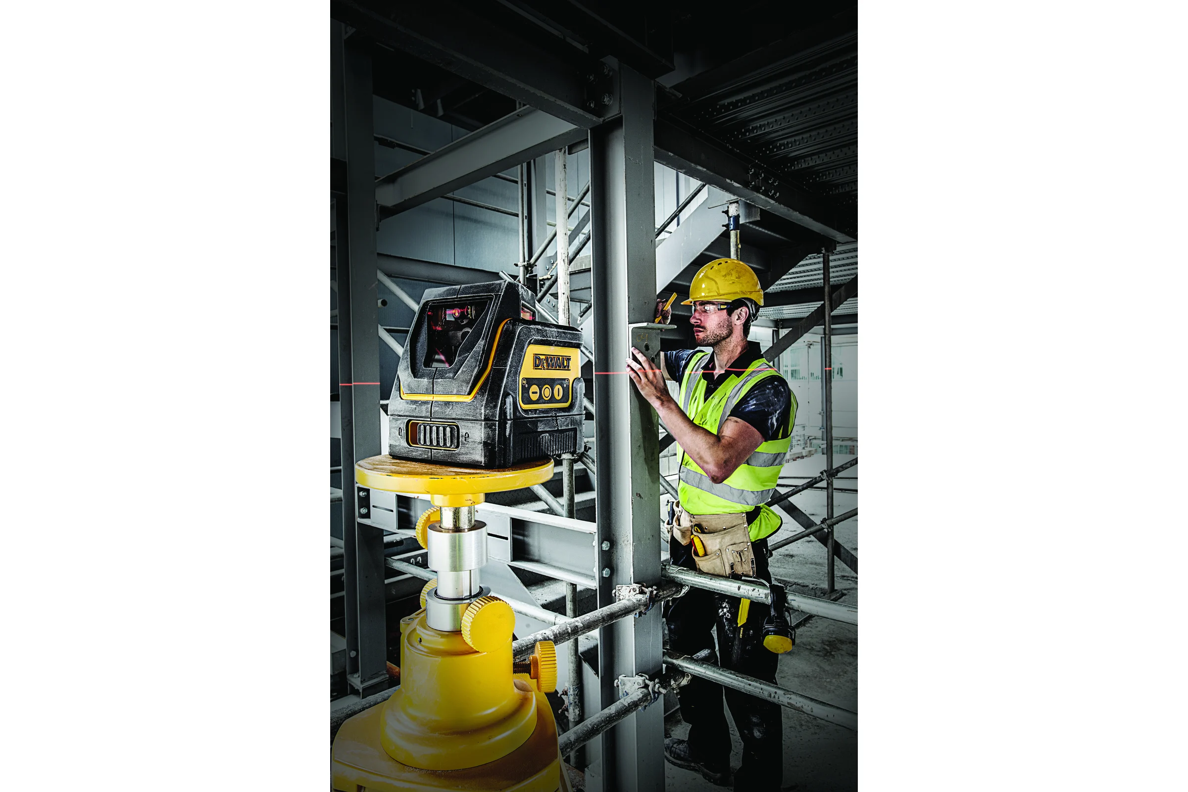 Cамовыравнивающийся лазерный уровень DEWALT DW0811
