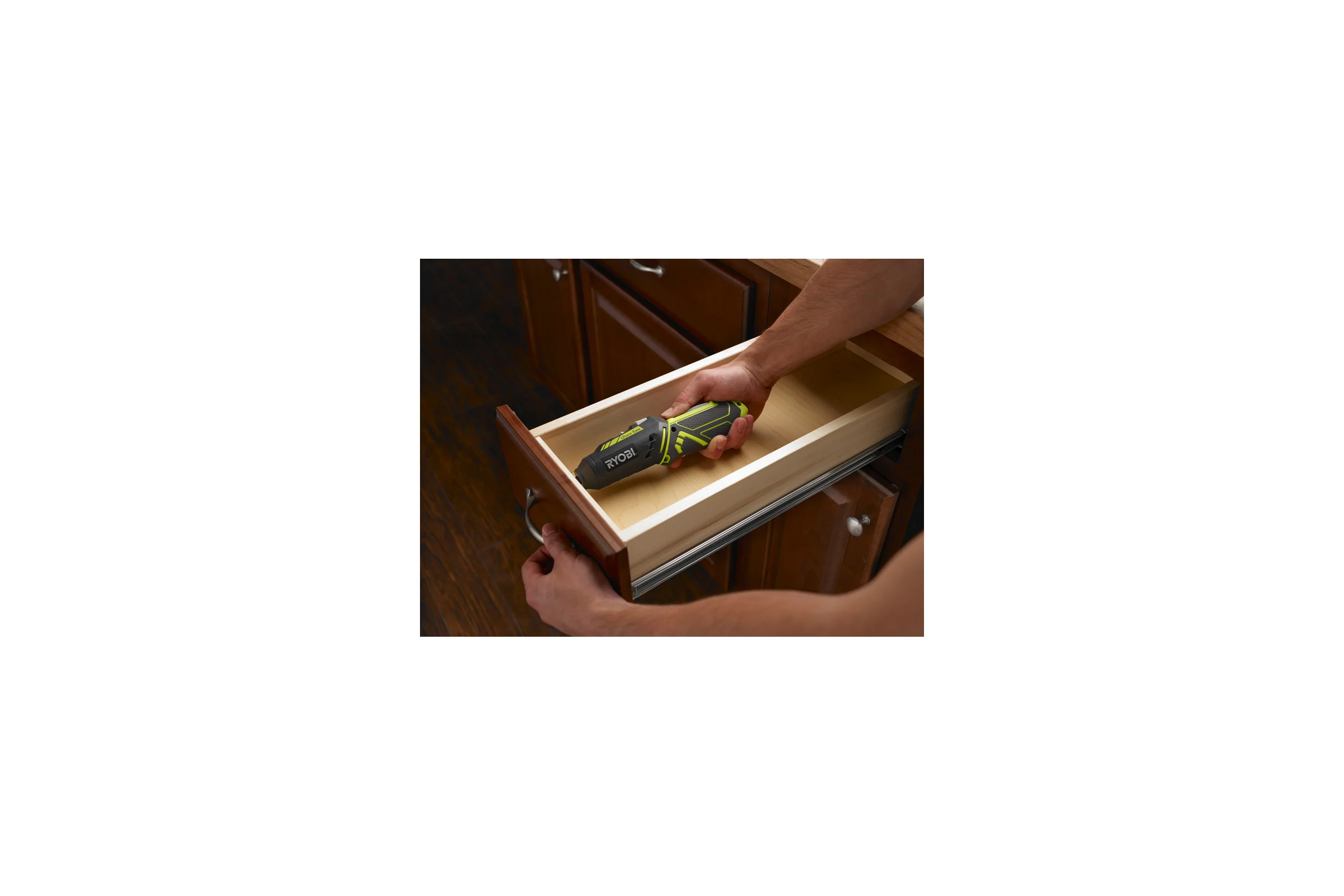 Аккумуляторная отвертка Ryobi R4SDP-L13C 5133002650
