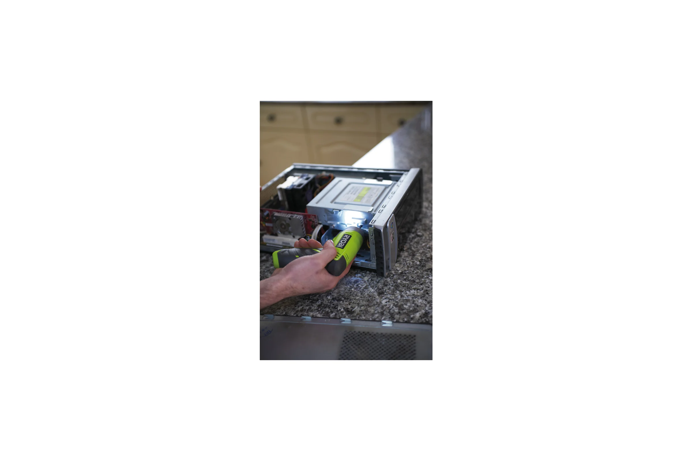 Отвертка Ryobi R4SD-L13C 5133001961