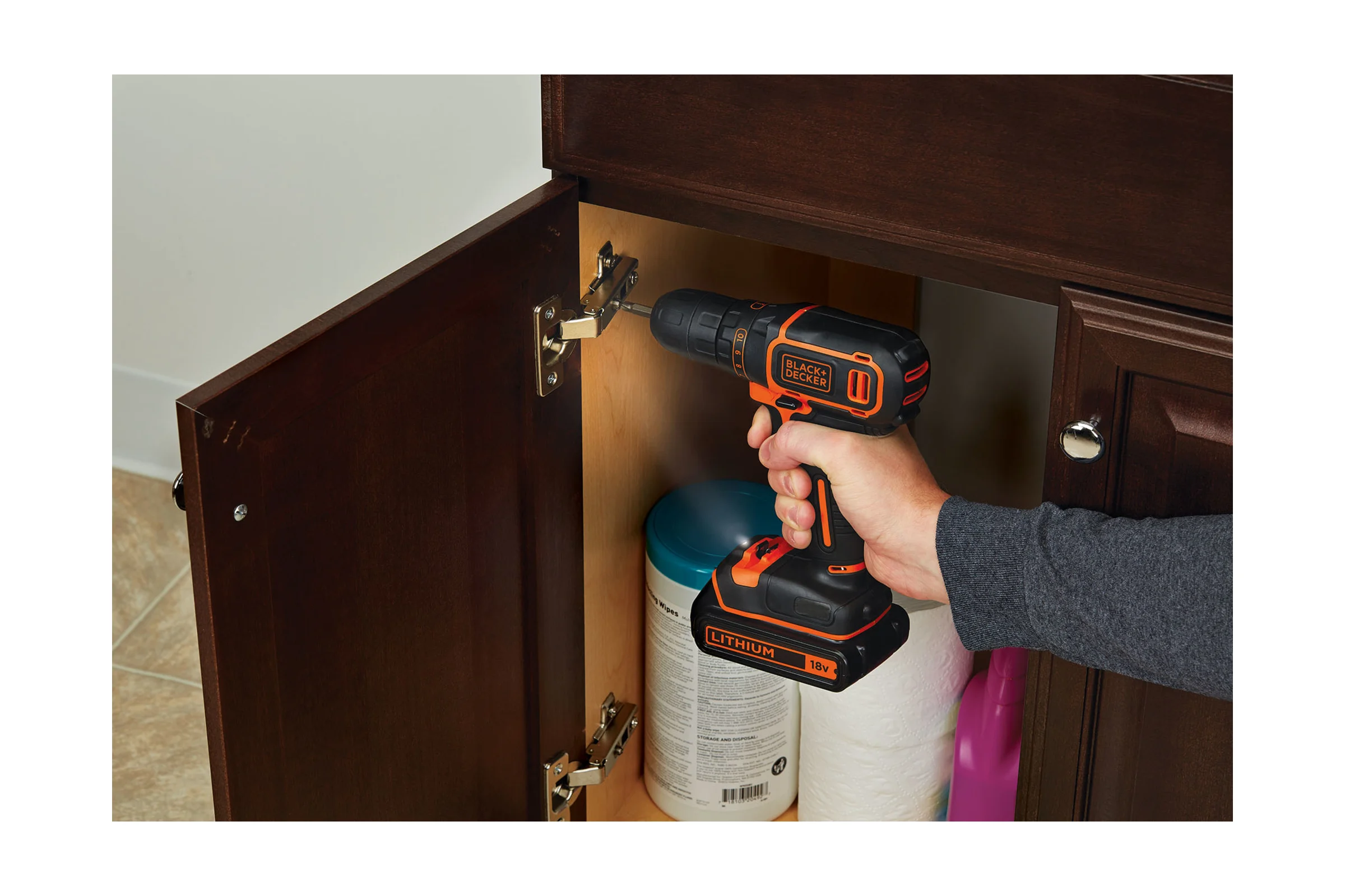 Аккумуляторная дрель-шуруповерт Black+Decker BDCDC18KB